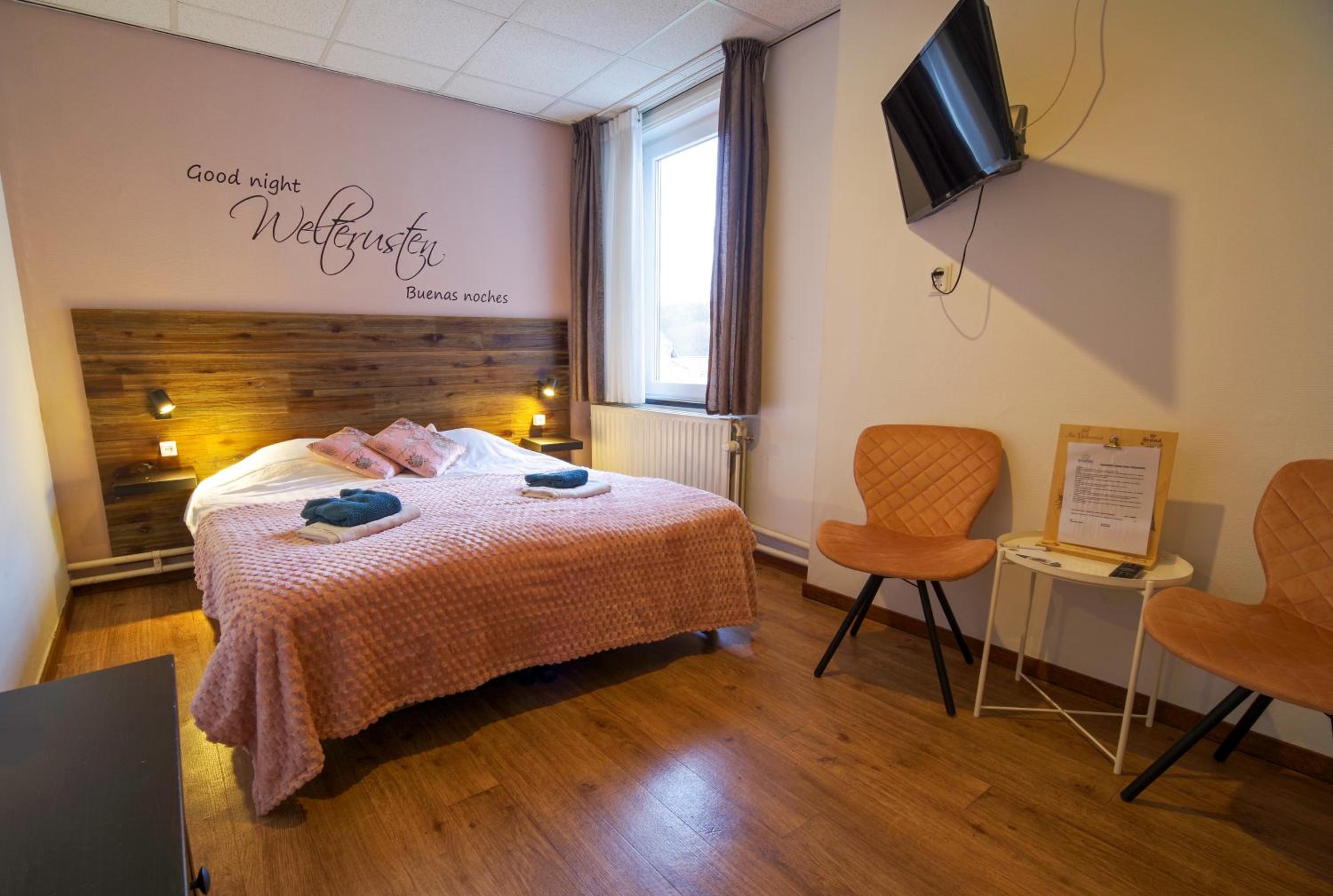 Double Room 10 - Photo 3