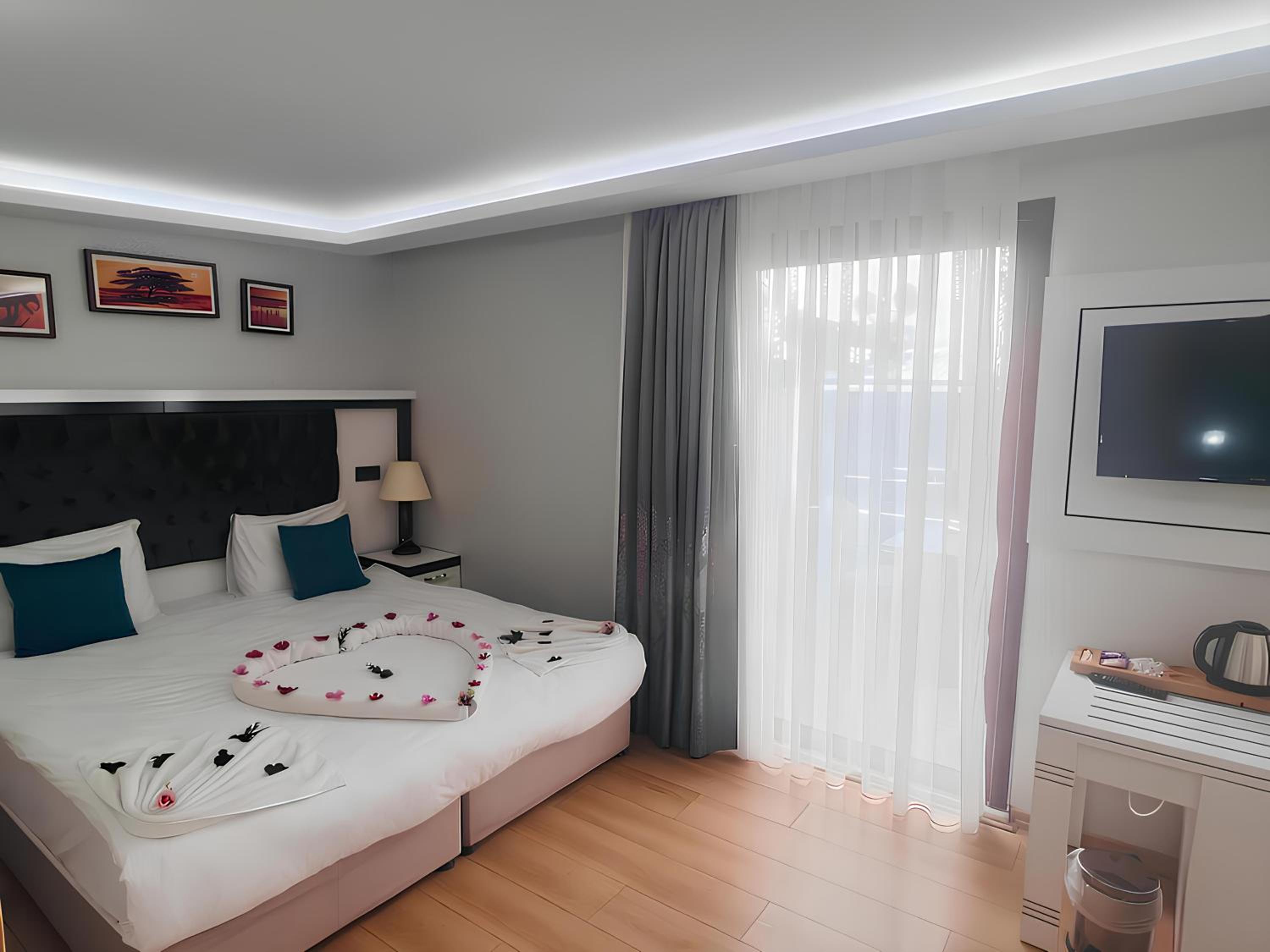 Deluxe Double Room With Balcony And Sea View photo 1