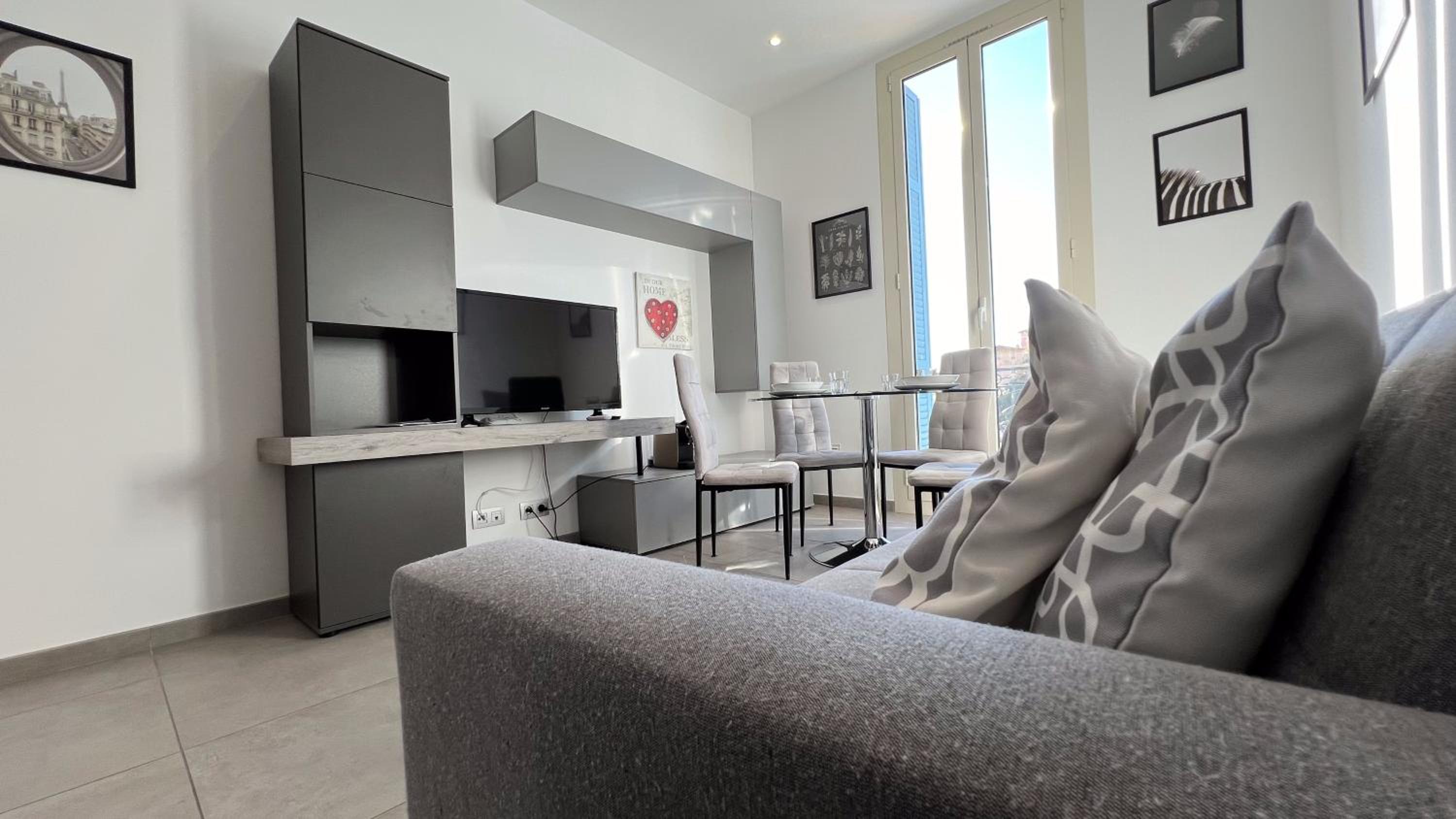 Two-Bedroom Apartment - Photo 8