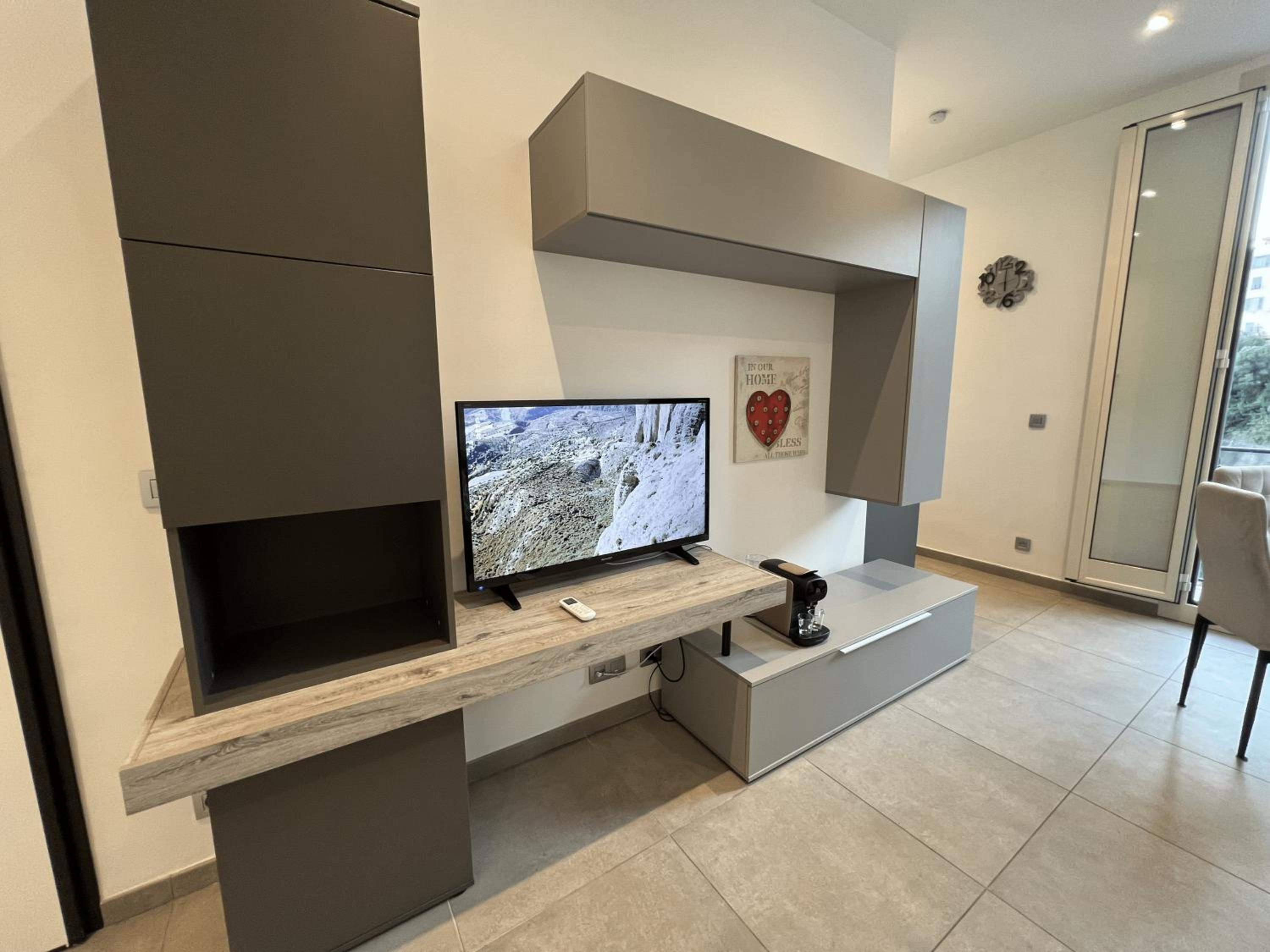 One-Bedroom Apartment - Photo 10