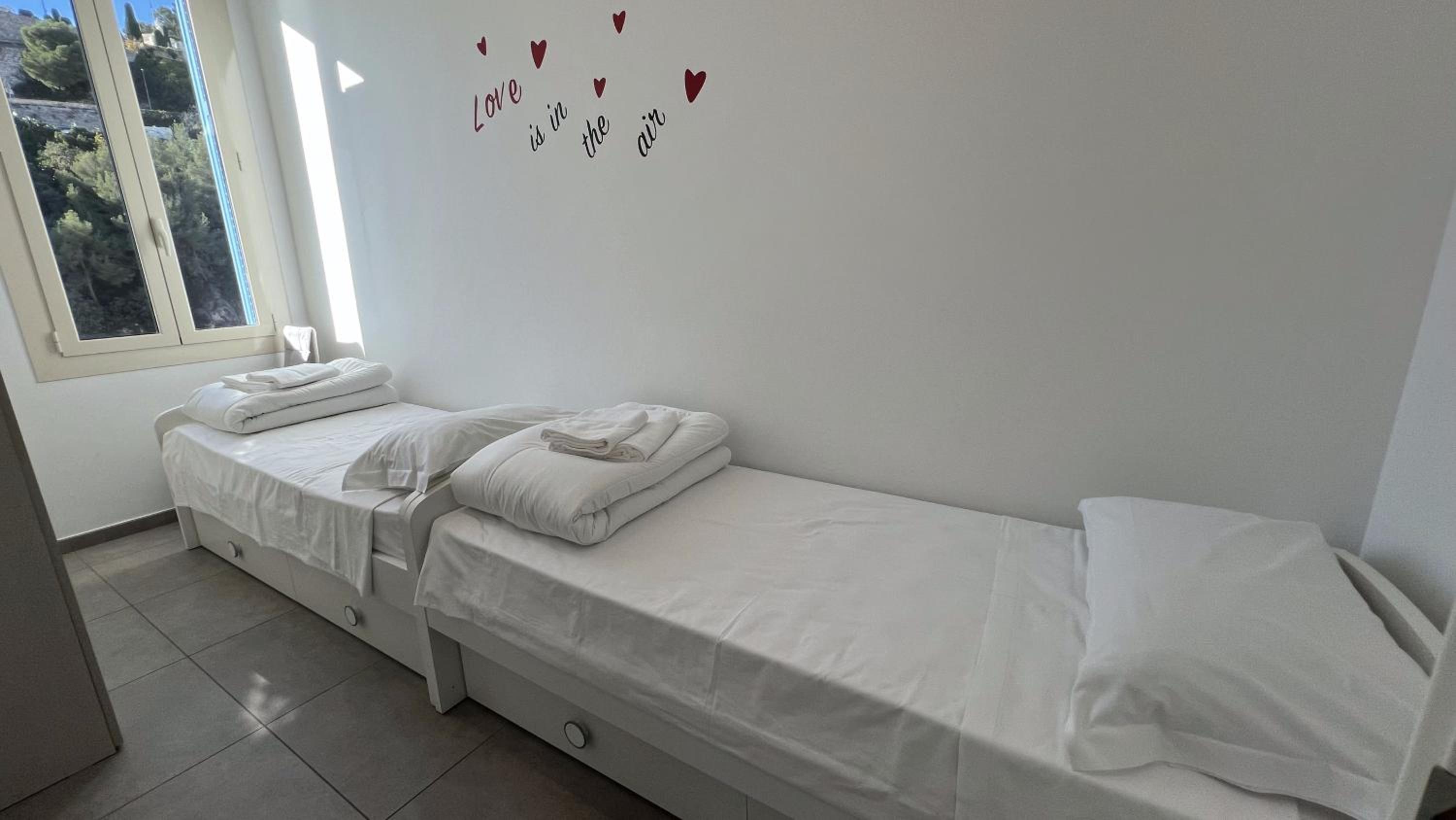 Two-Bedroom Apartment - Photo 9