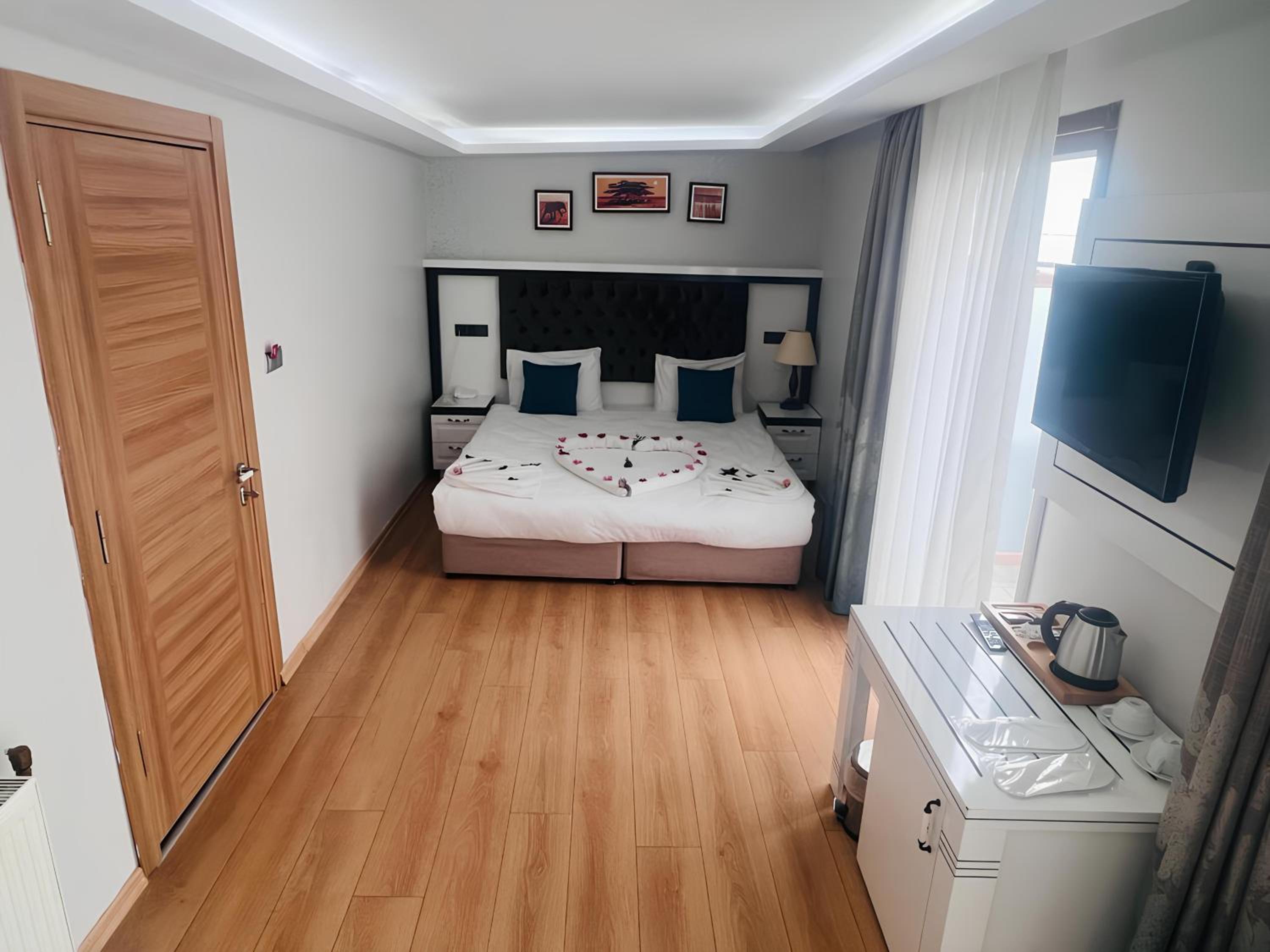 Deluxe Double Room With Balcony And Sea View photo 3
