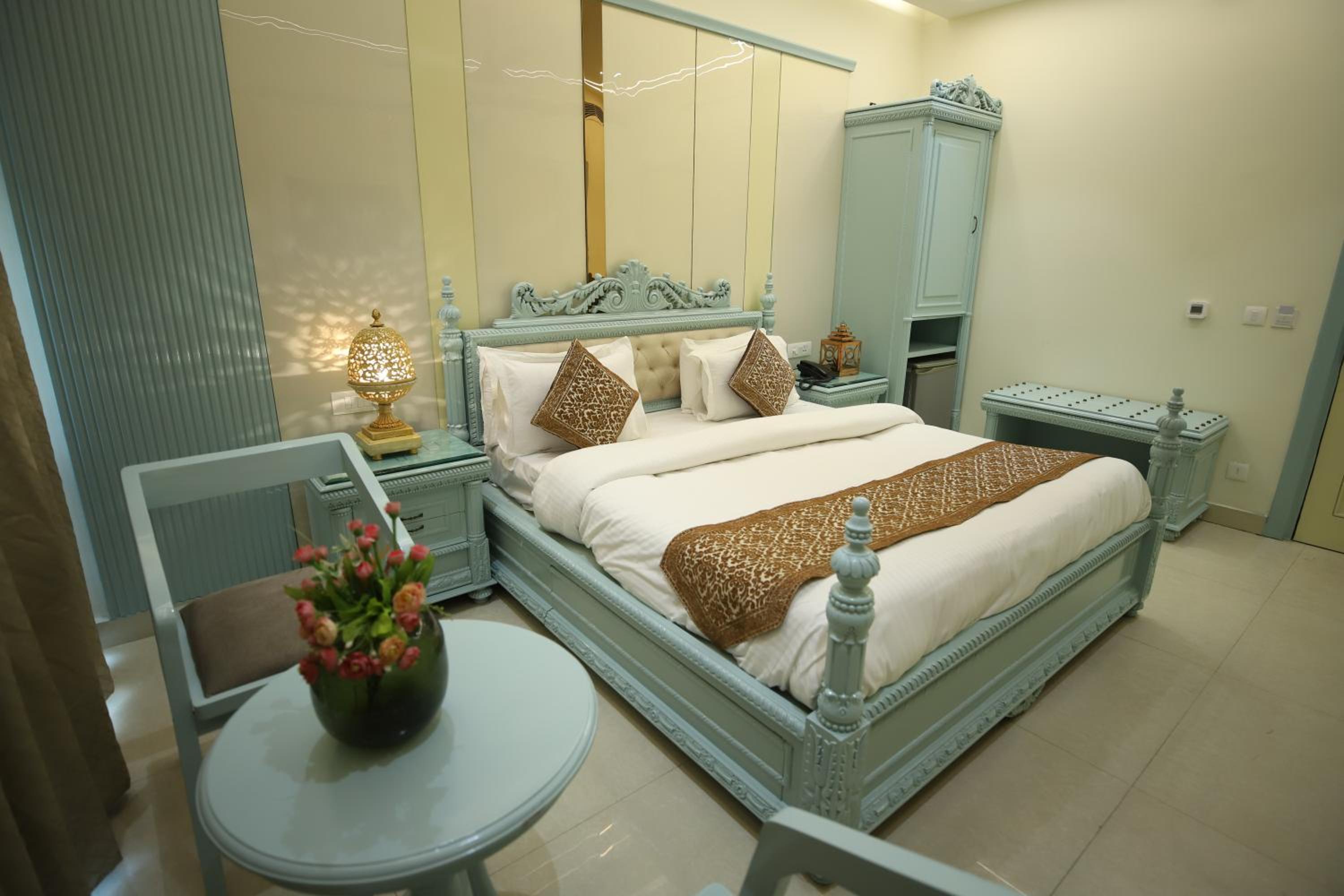 Premium Double or Twin Room - Photo 31