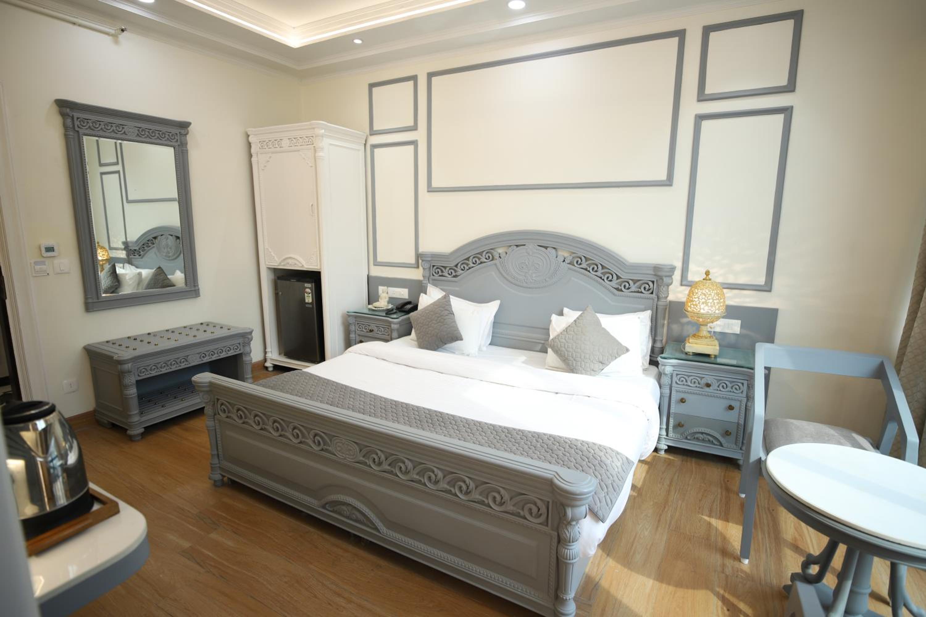 Premium Double or Twin Room - Photo 32