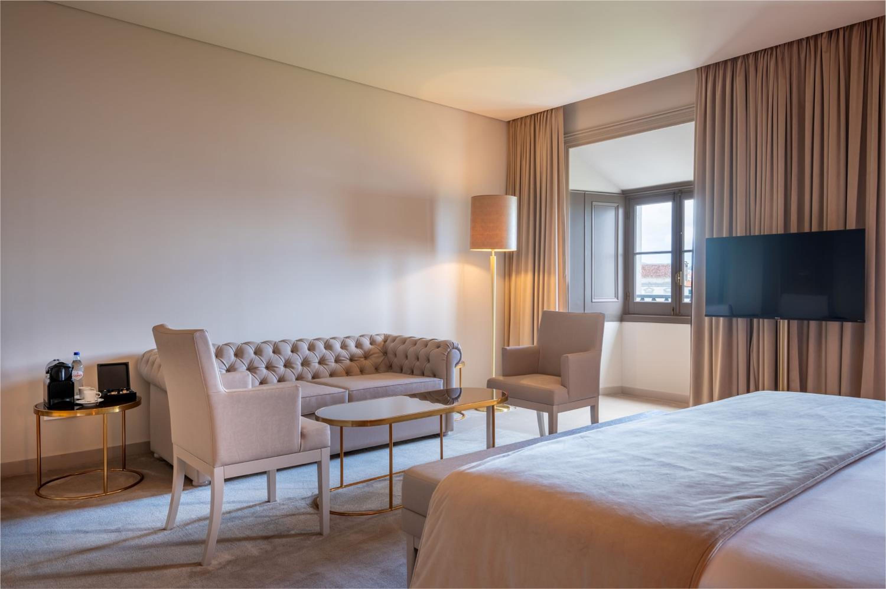  Deluxe Room (2 adults + 1 child) - Photo 3