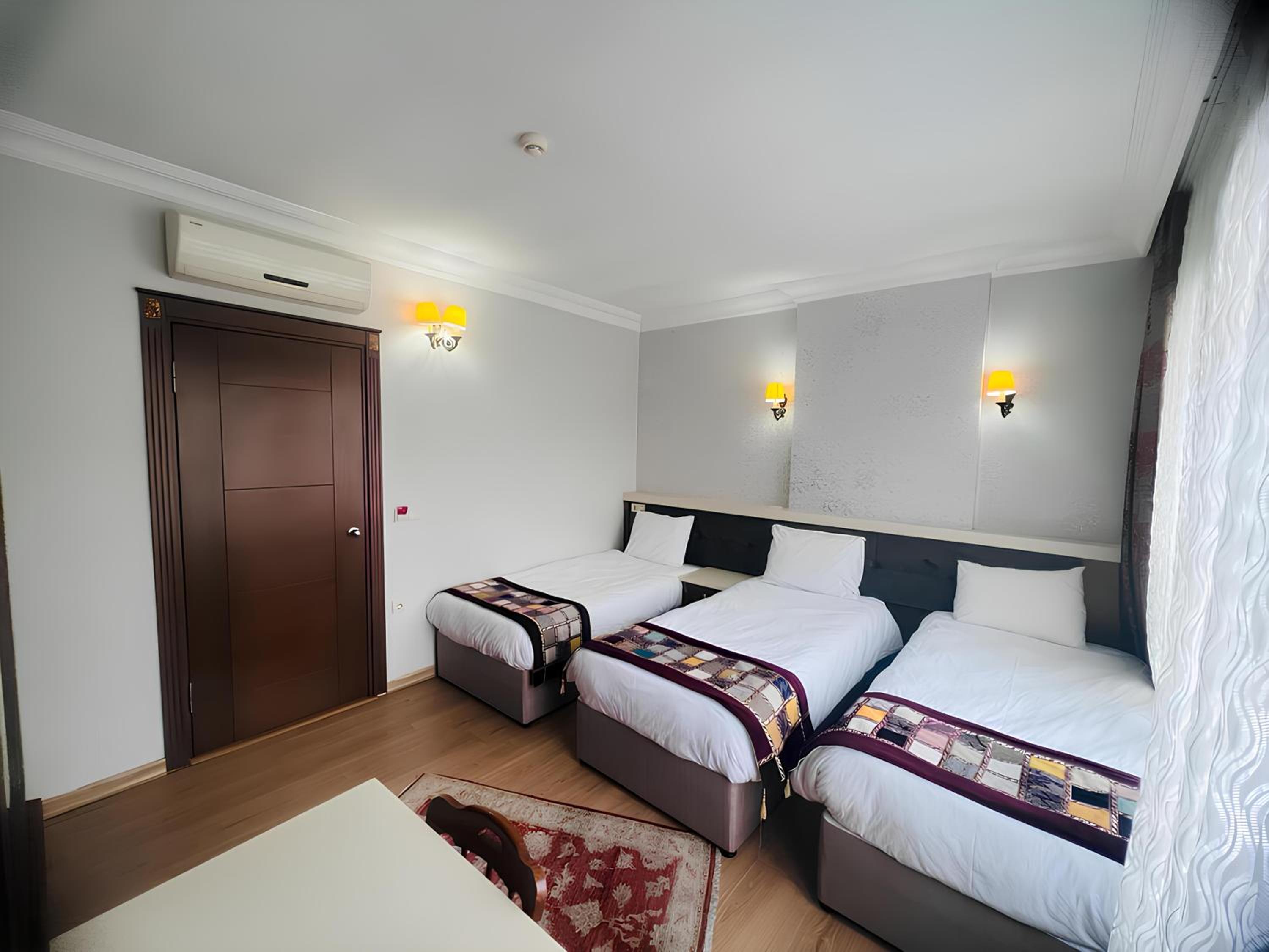 Standard Triple Room photo 2