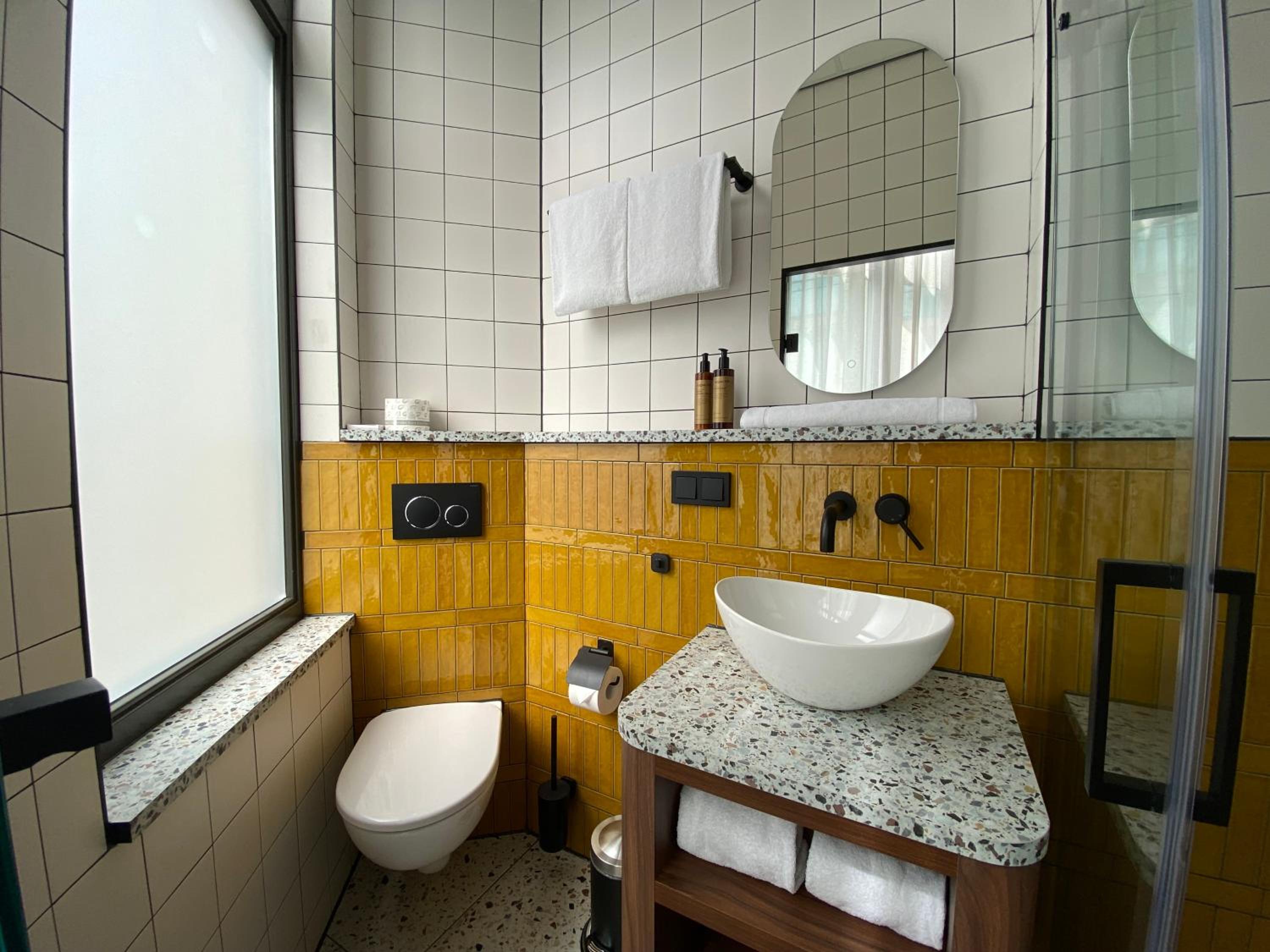 Tiny Room - Photo 2