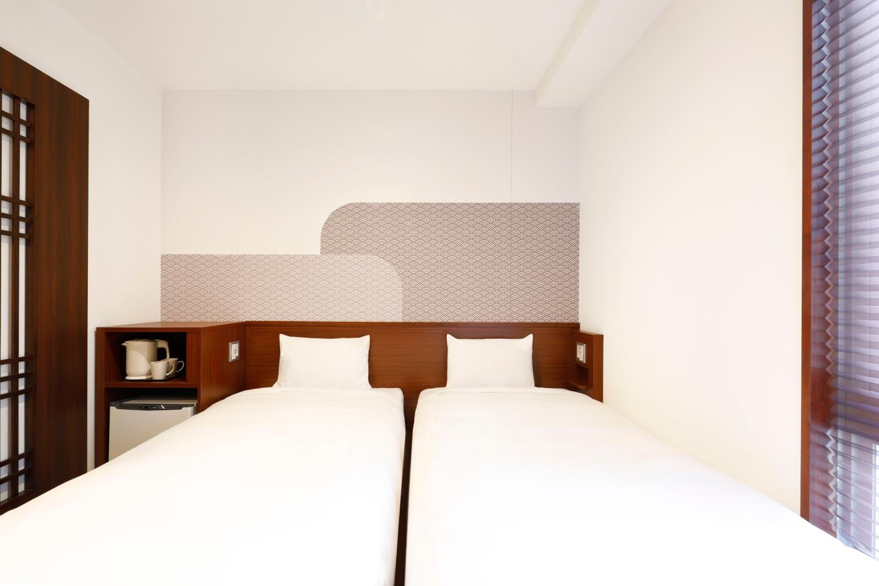 Twin Room - Photo 6
