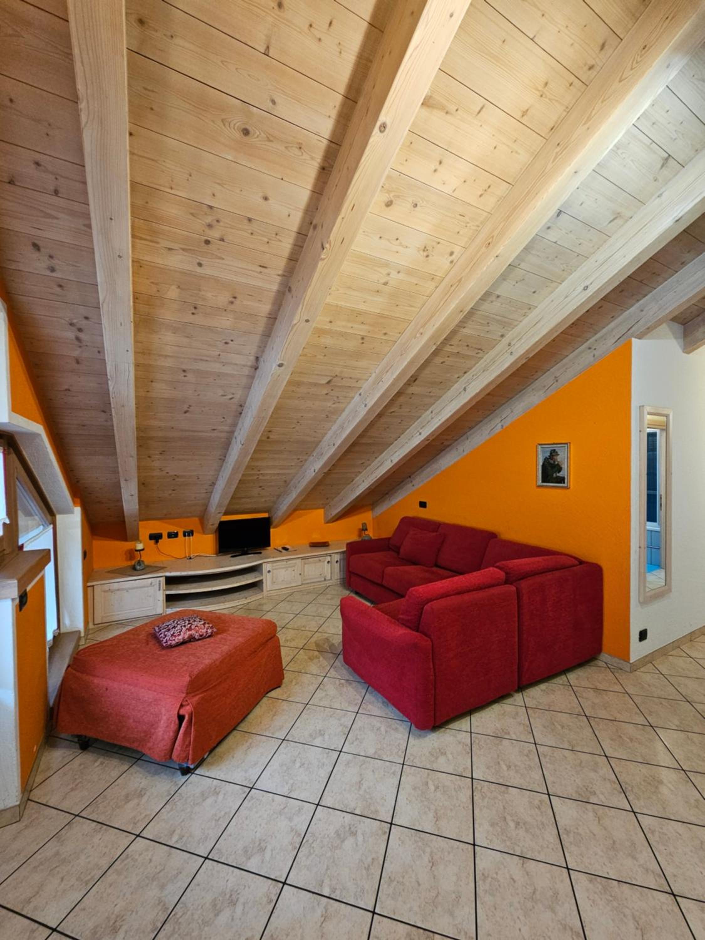 Two-Bedroom Apartment with Balcony photo 2