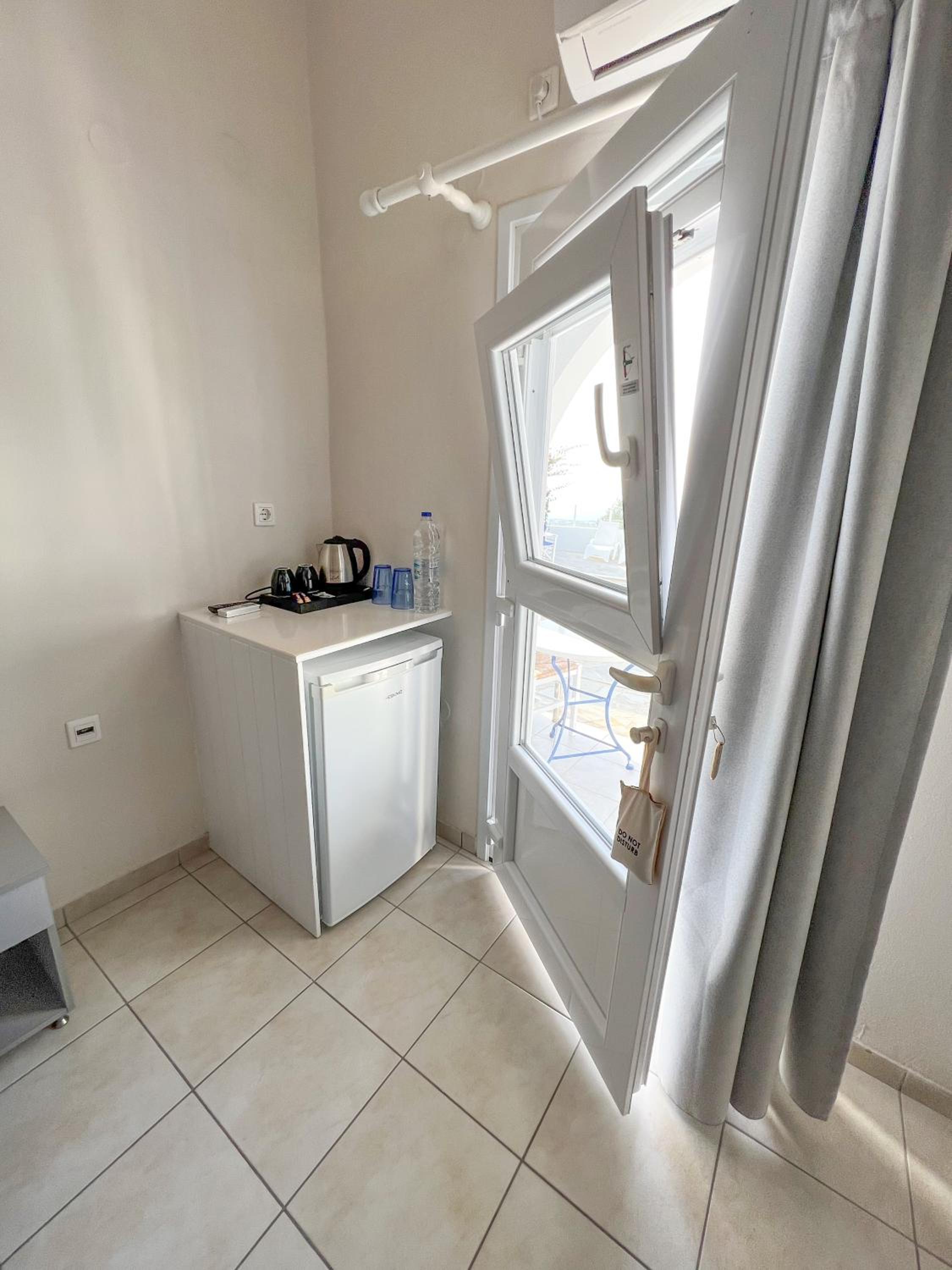 Twin Room - Photo 9