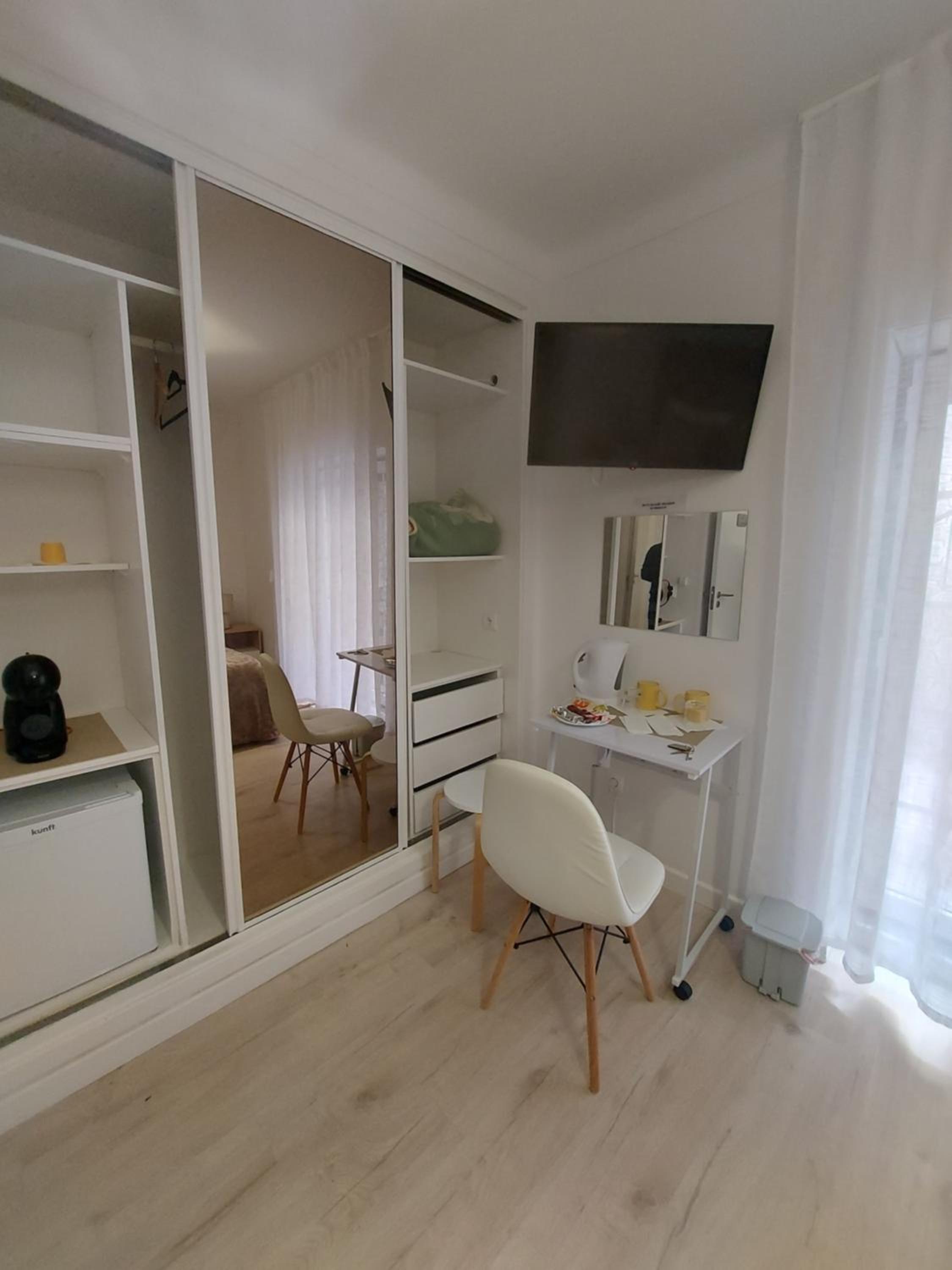 Double Room - Photo 1