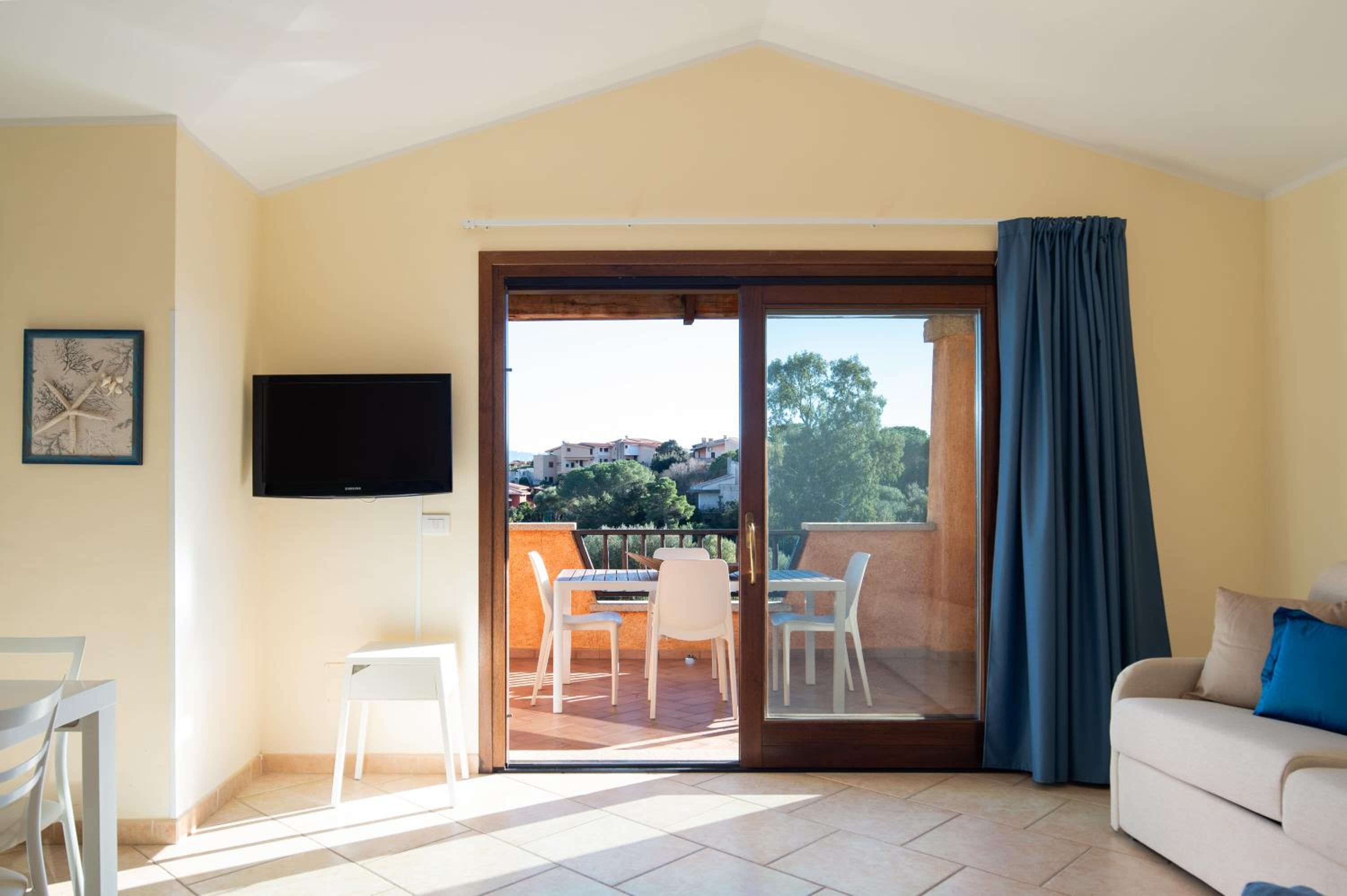 Two-Bedroom Apartment with Terrace and Sea View photo 1