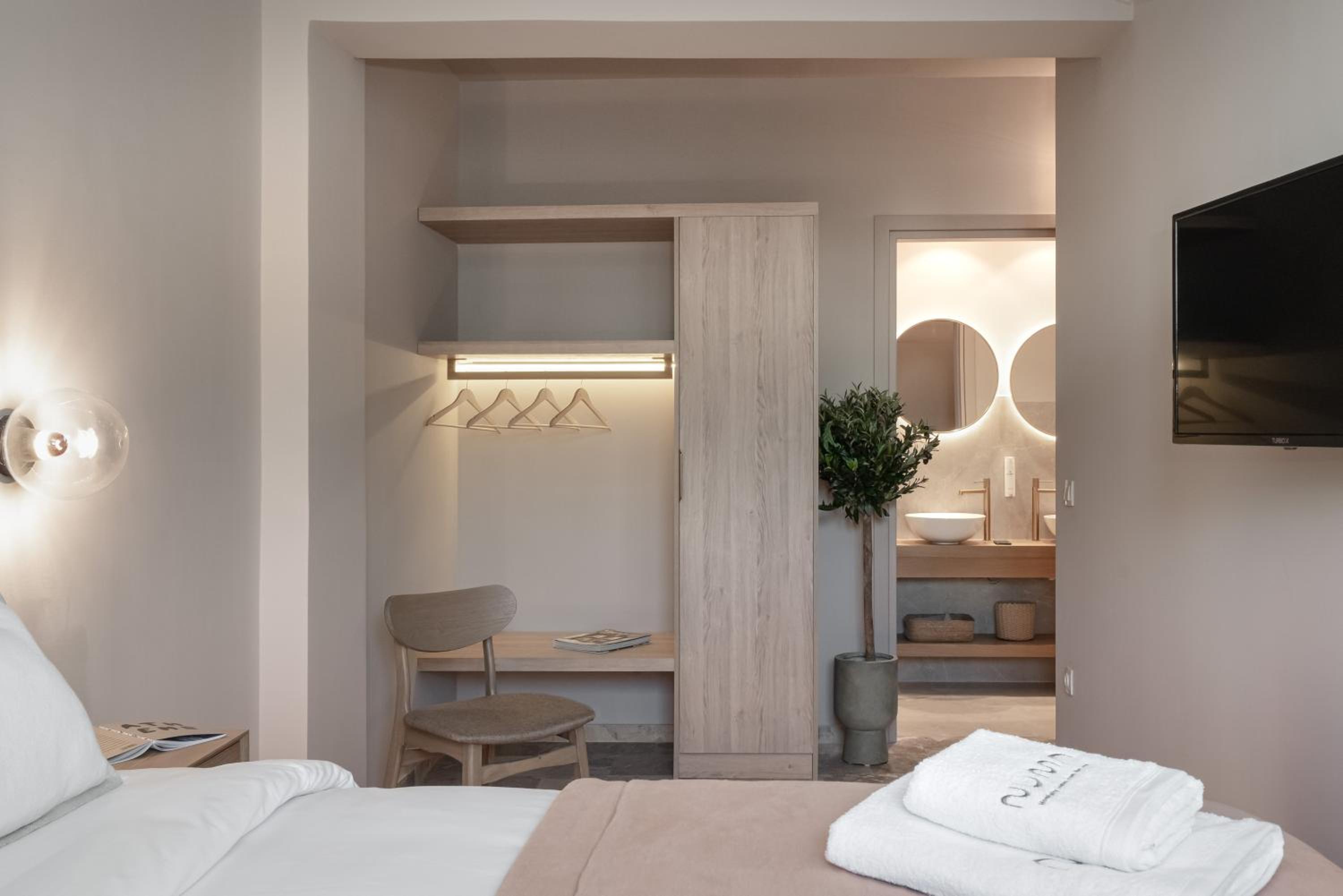Standard Double or Twin Room photo 1
