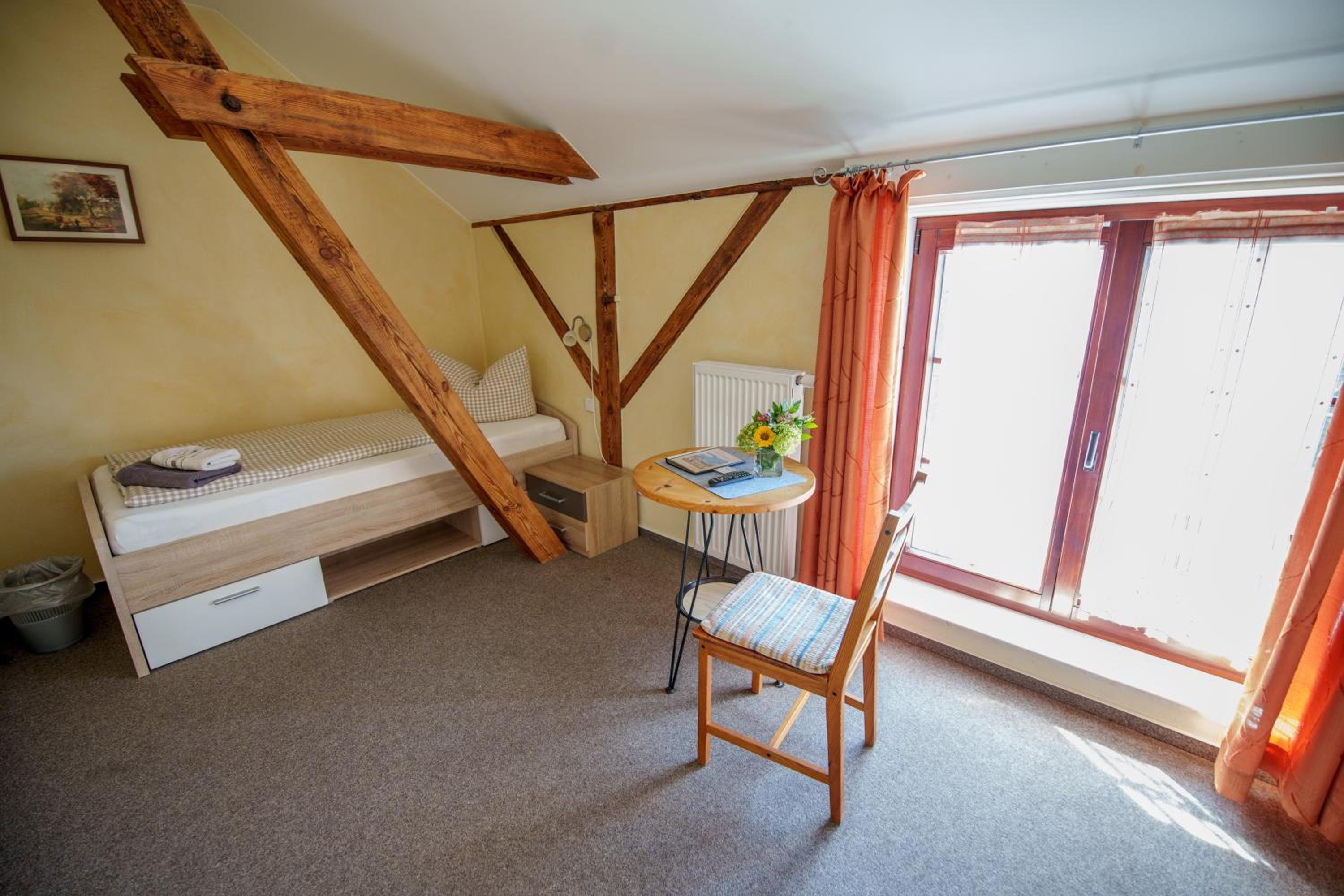 Single Room photo 3