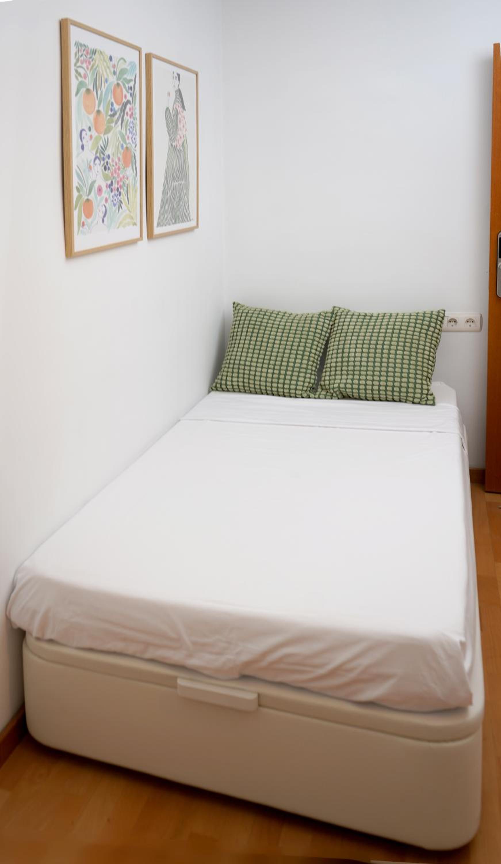 Single Room photo 2