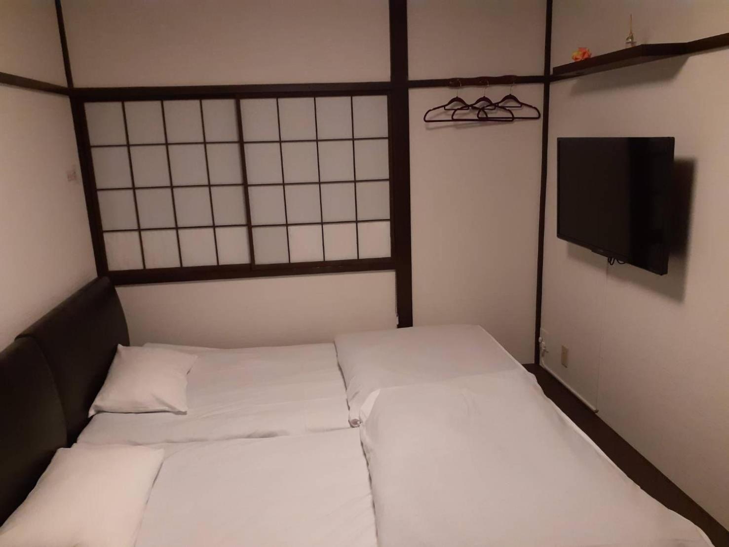 Room 201 - Photo 7