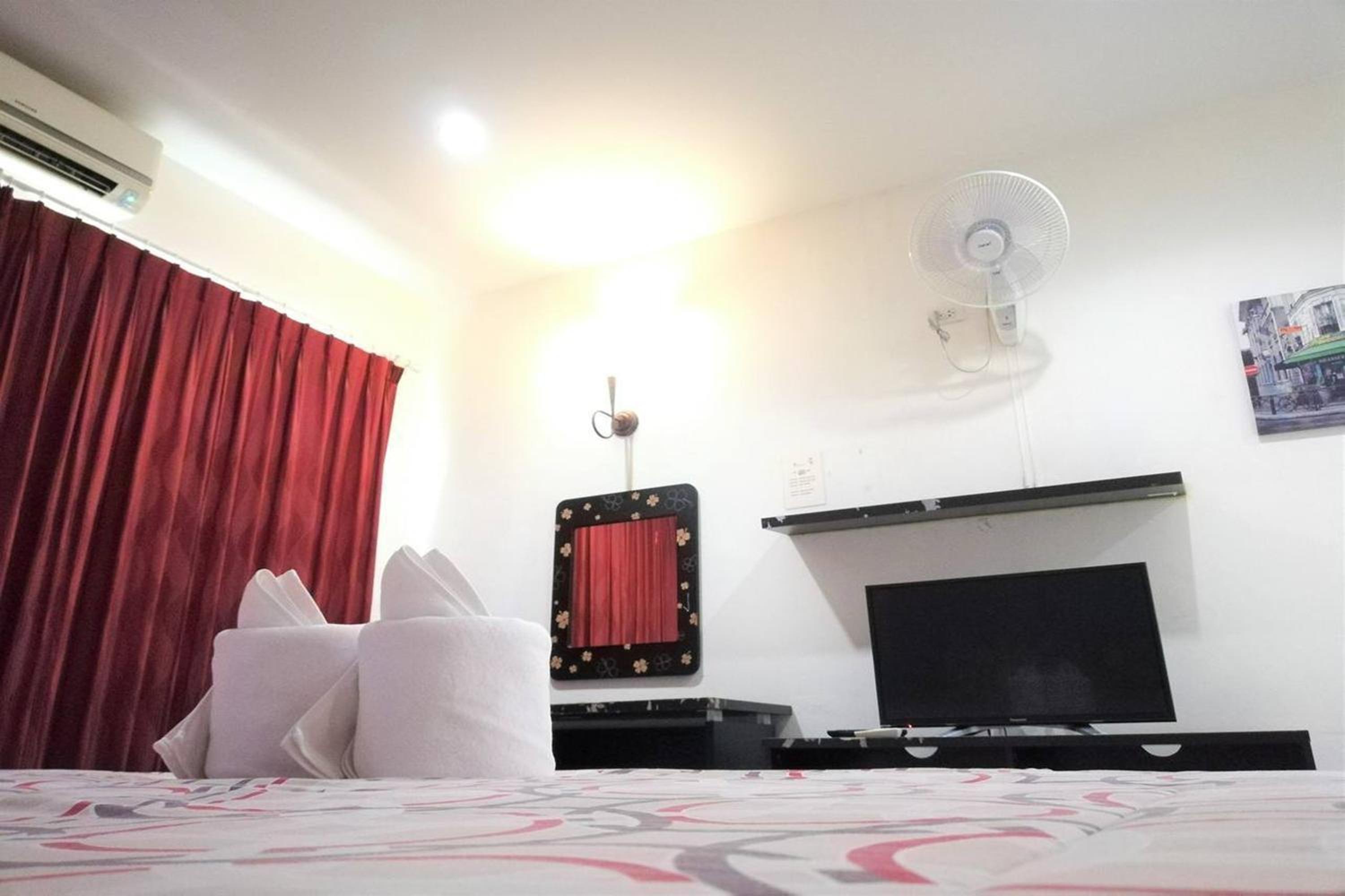 Deluxe Room - Photo 6
