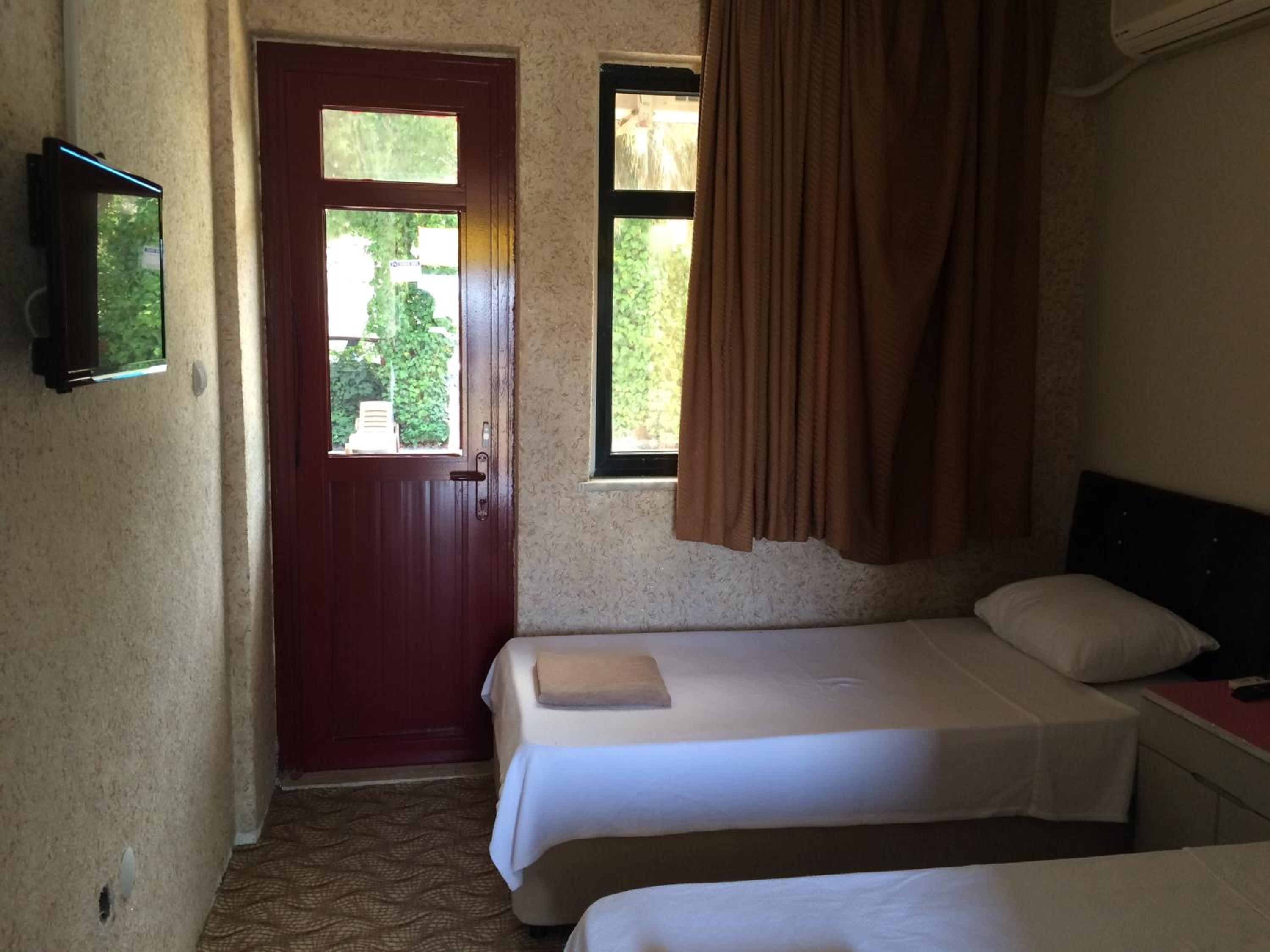 Standard Double Room photo 3