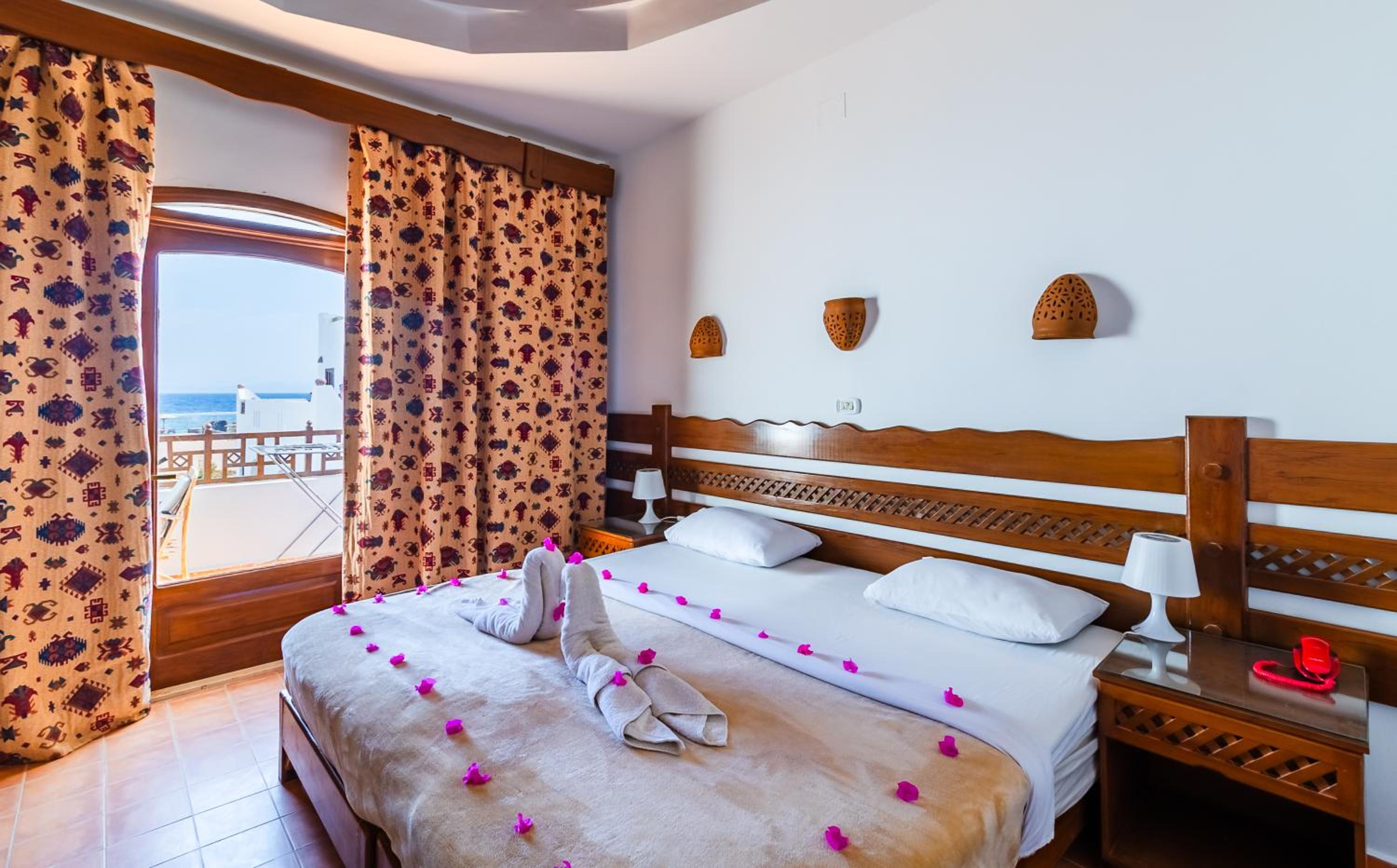 Double or Twin Room with Sea View photo 2
