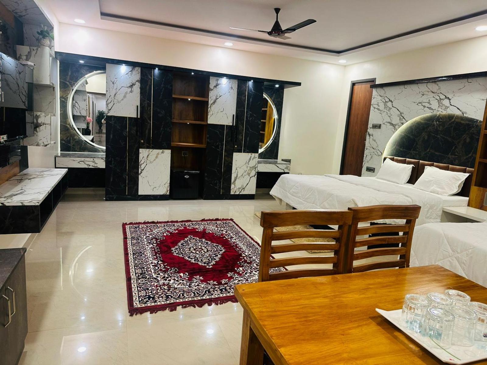 Deluxe Family Room