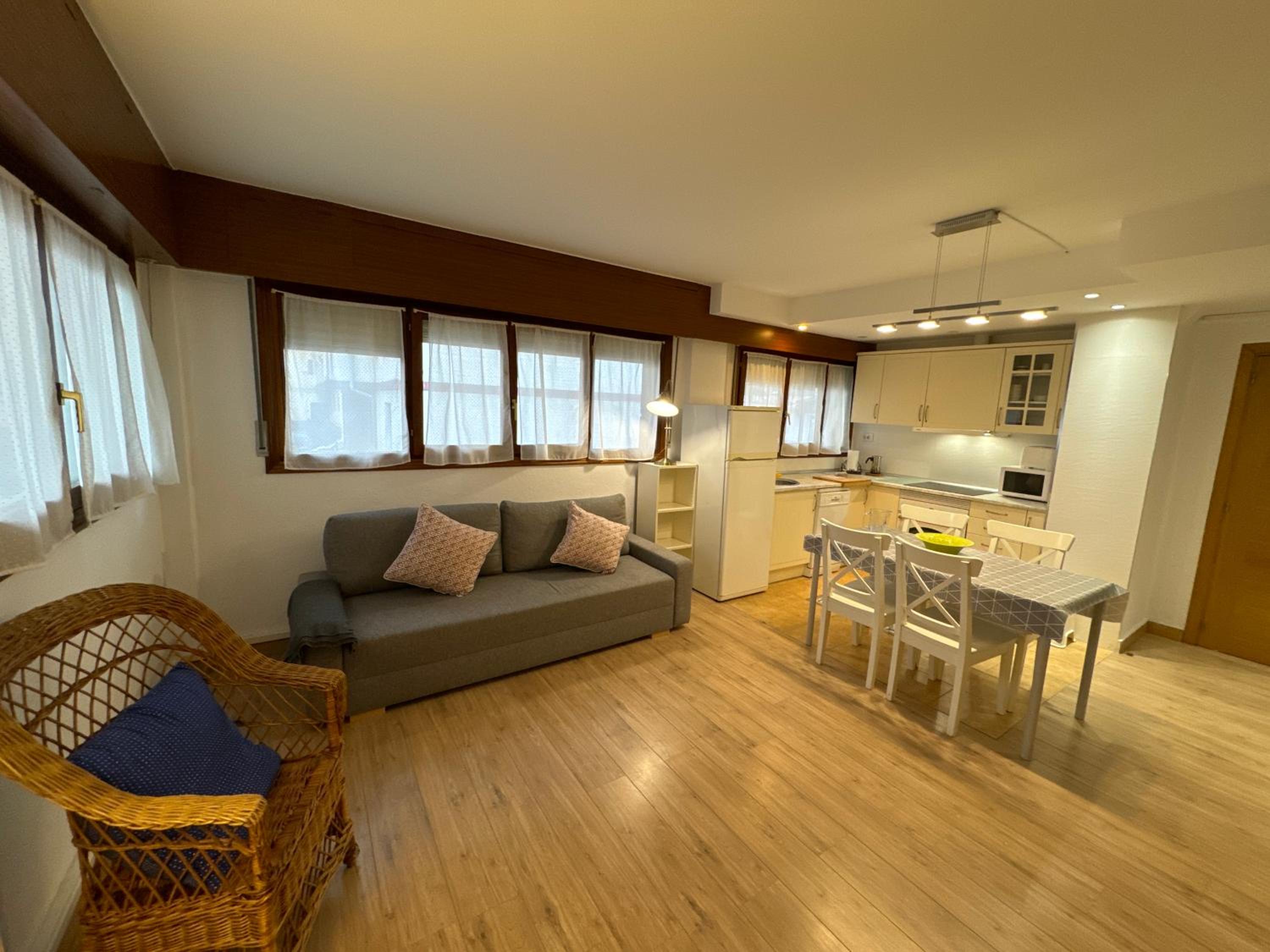 Apartment - Split Level - Photo 12