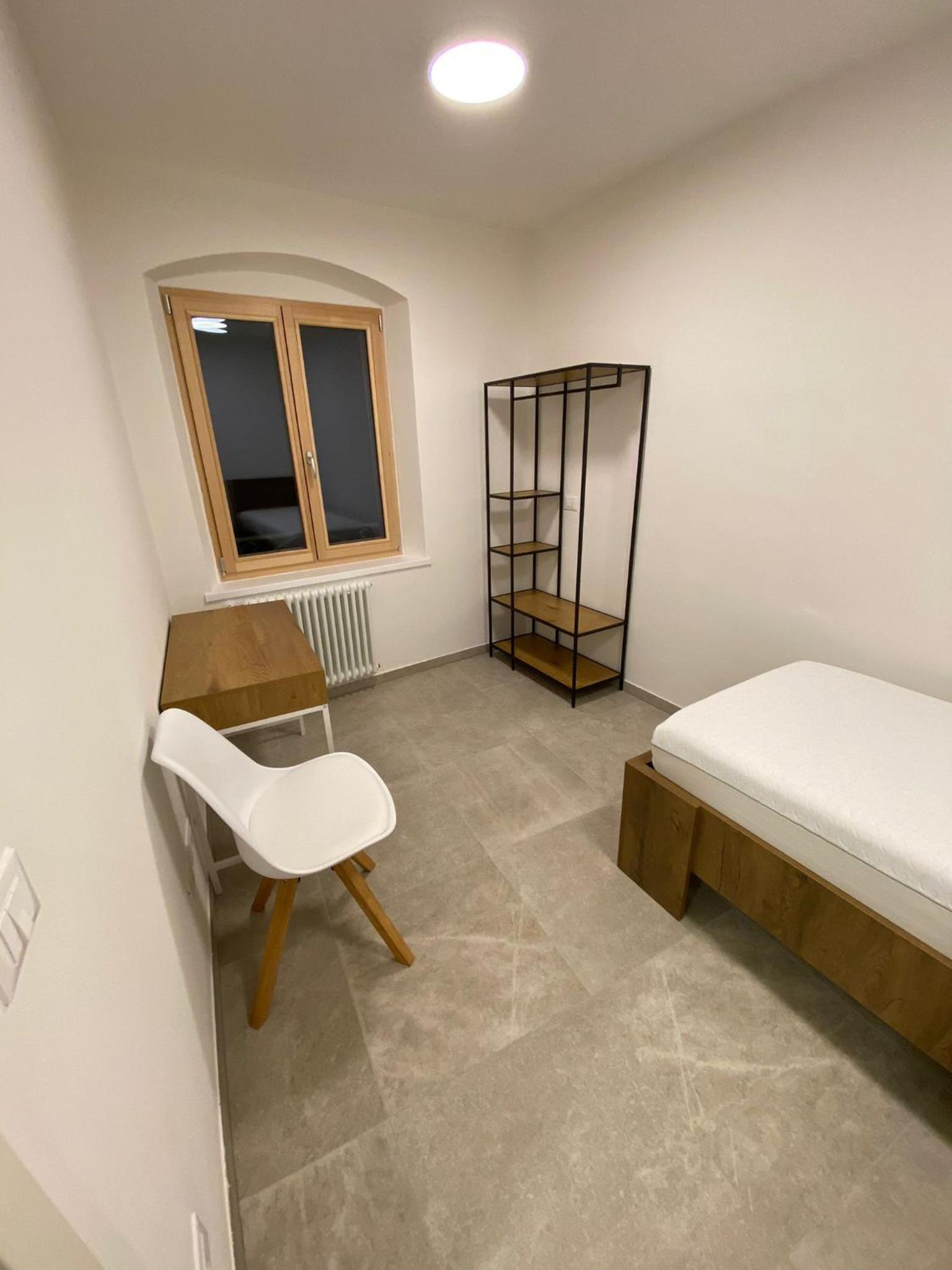 Single Room With Shared Bathroom photo 3