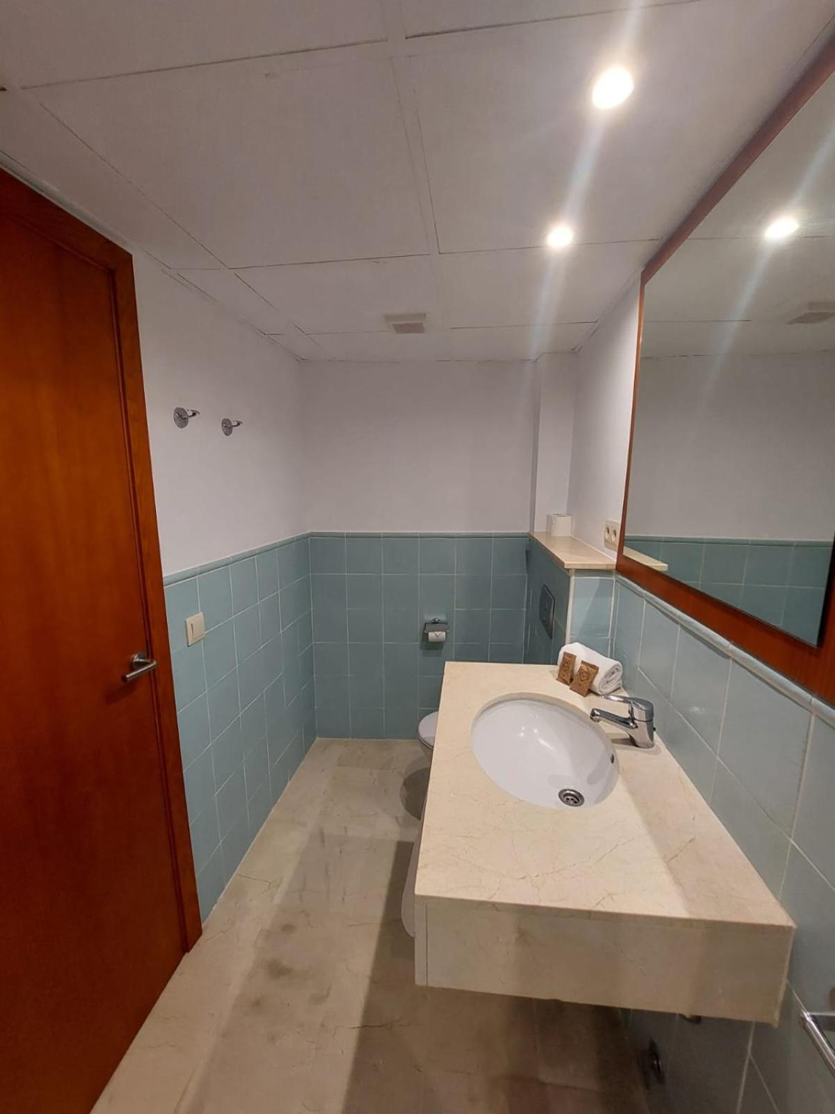 Double or Twin Room - Photo 48
