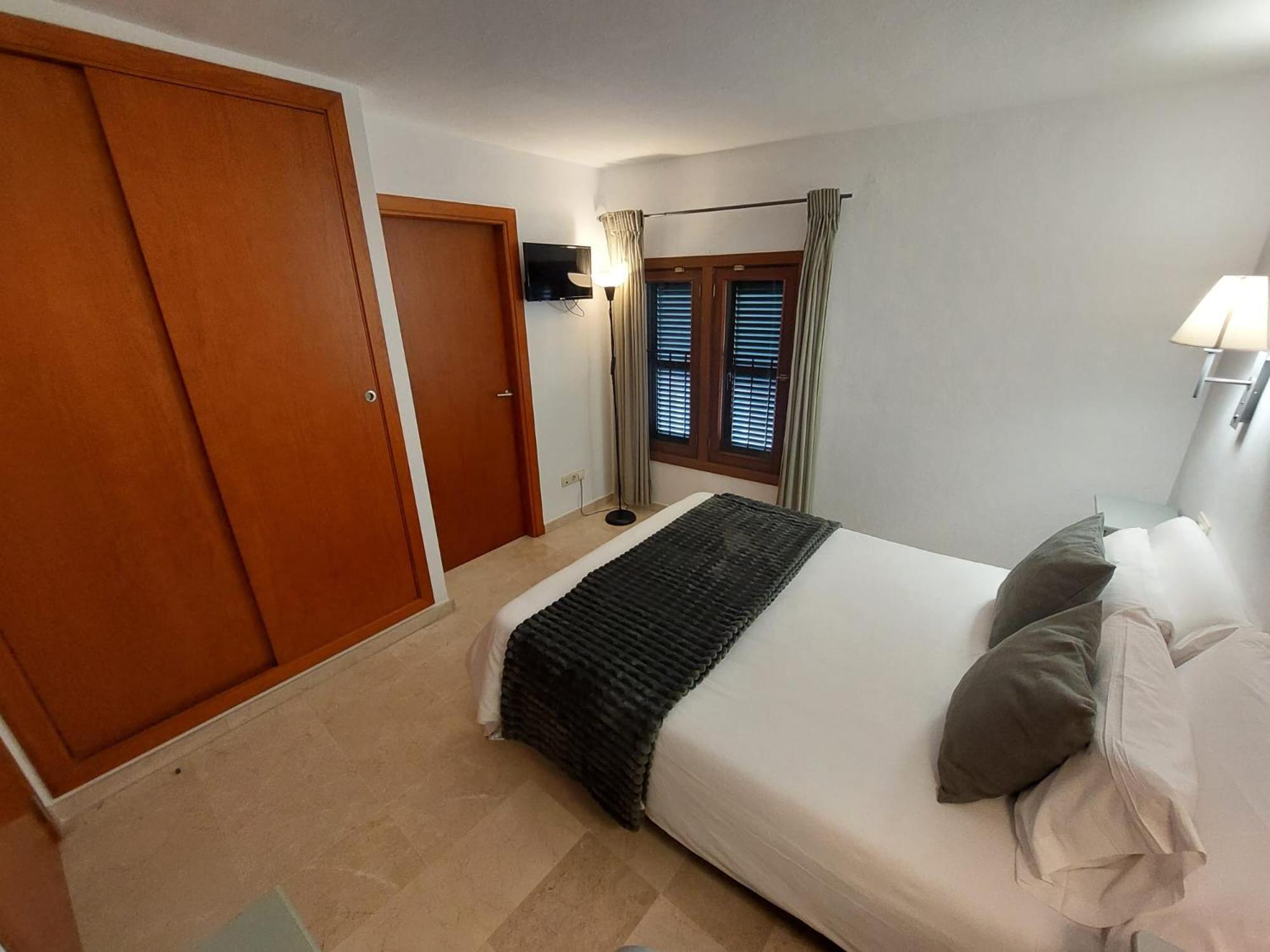 Double or Twin Room - Photo 27