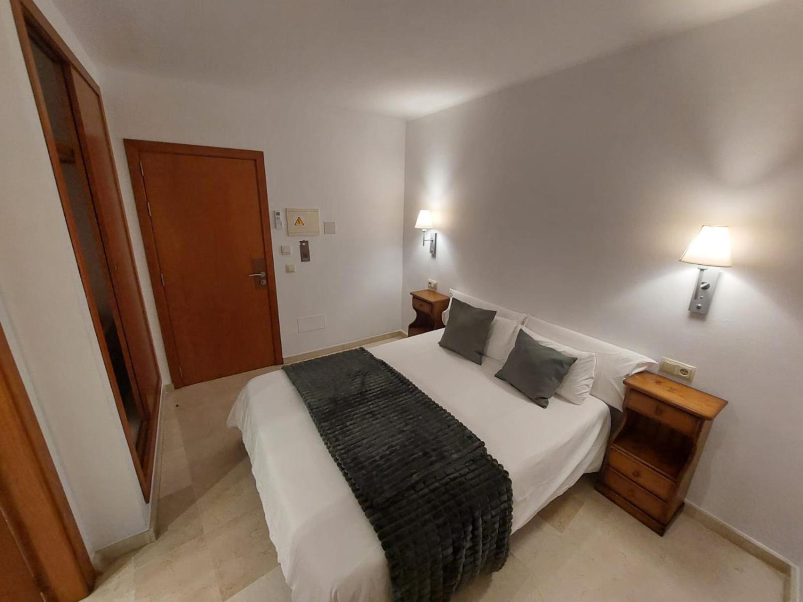Double or Twin Room - Photo 32