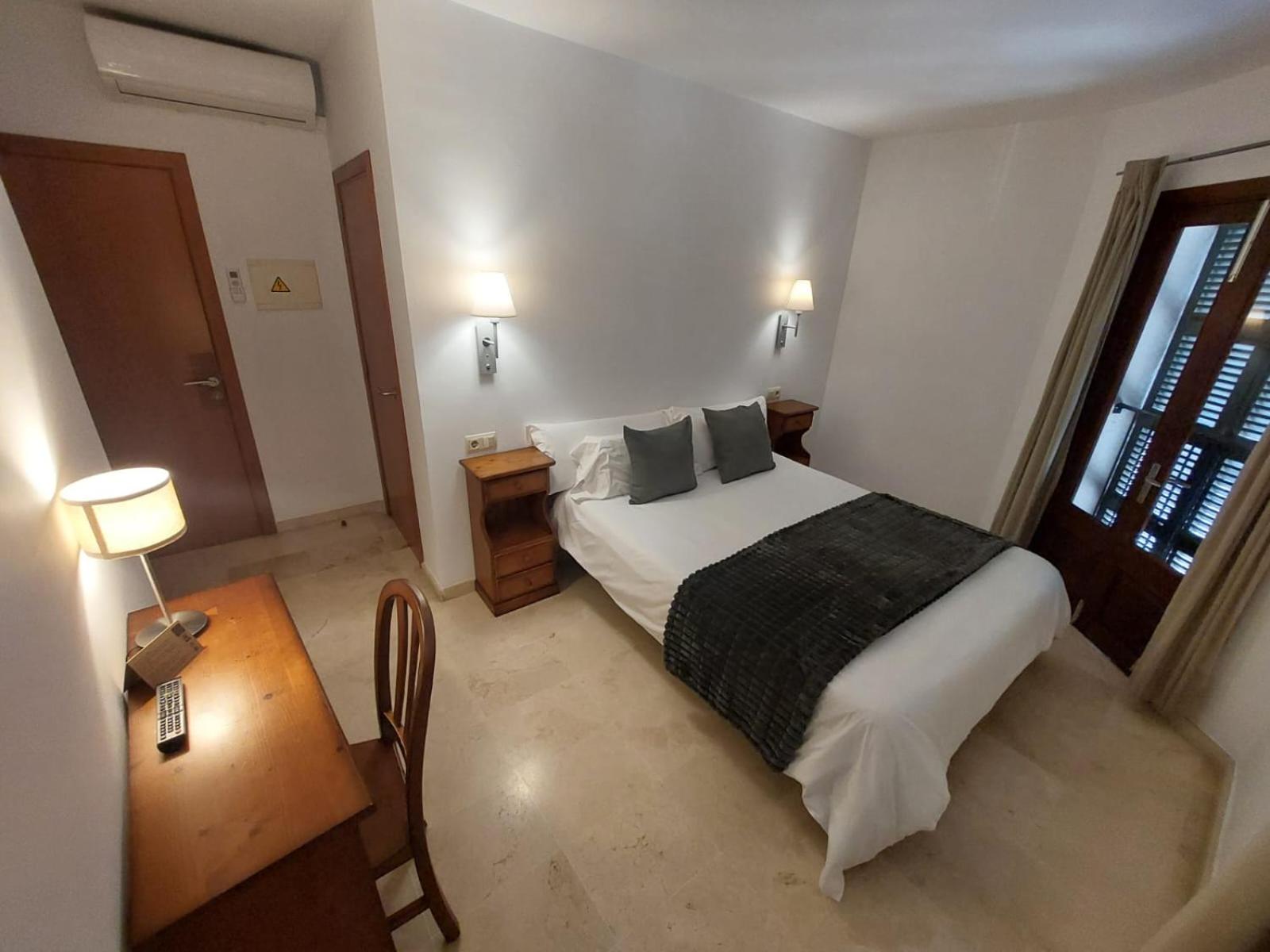 Double or Twin Room - Photo 35