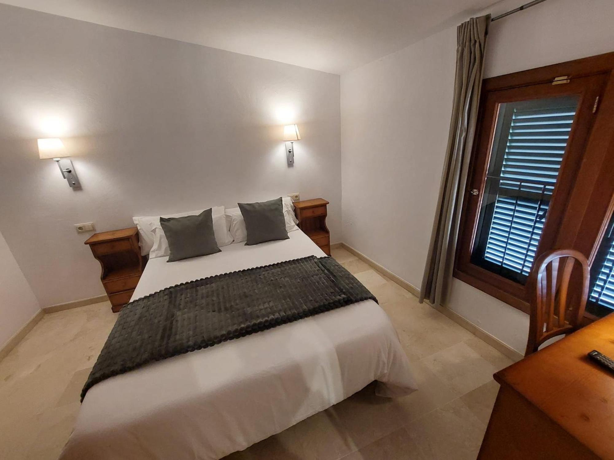 Double or Twin Room - Photo 30