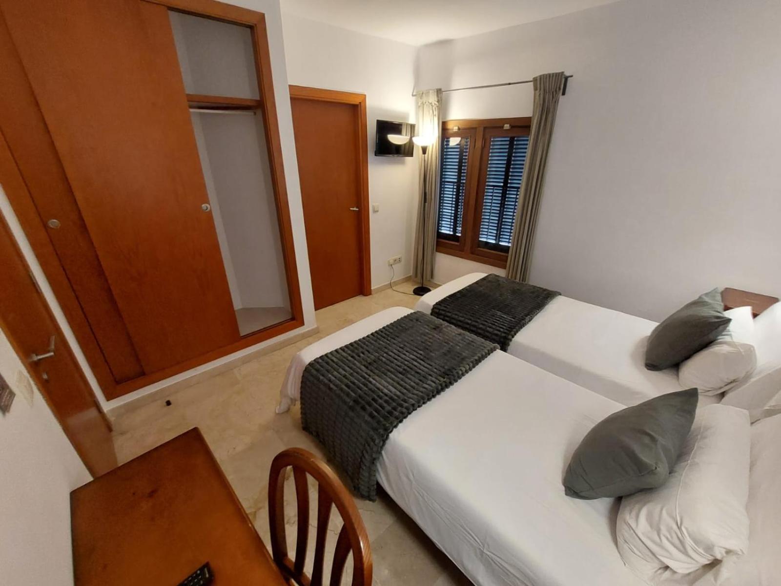 Double or Twin Room - Photo 75