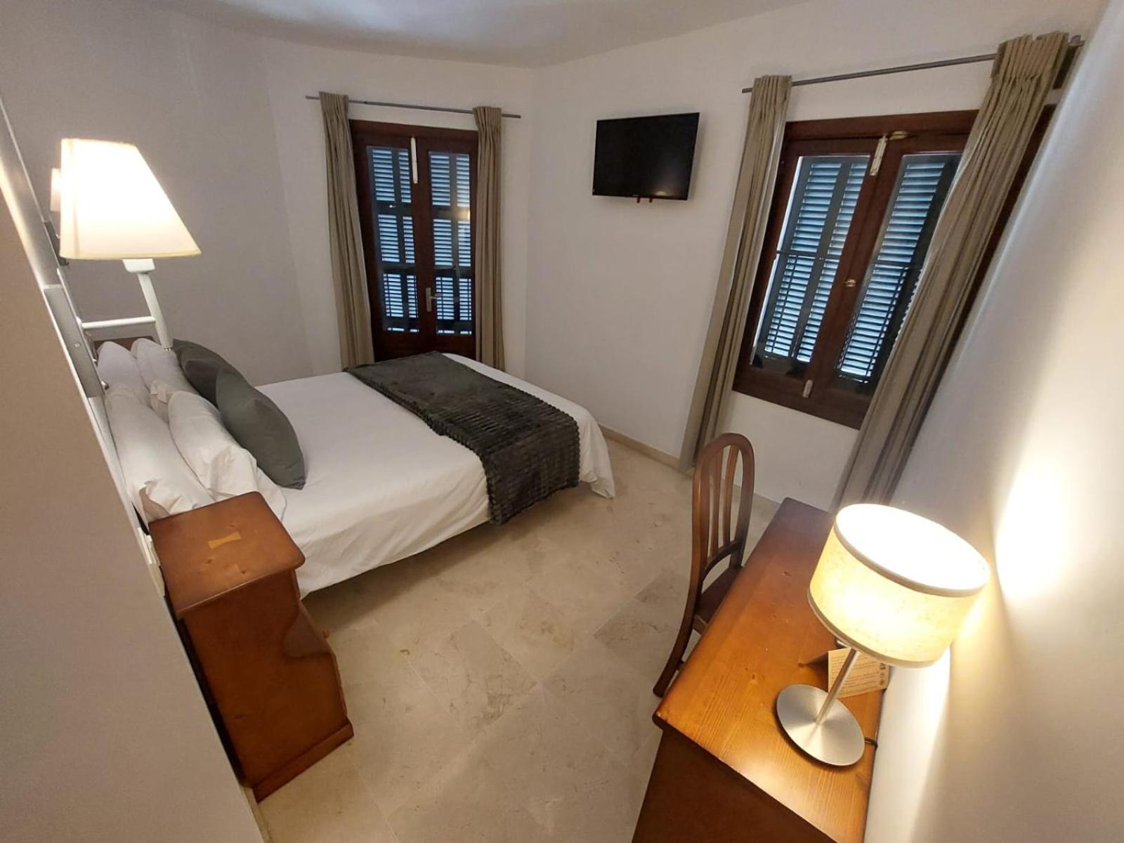 Double or Twin Room - Photo 29