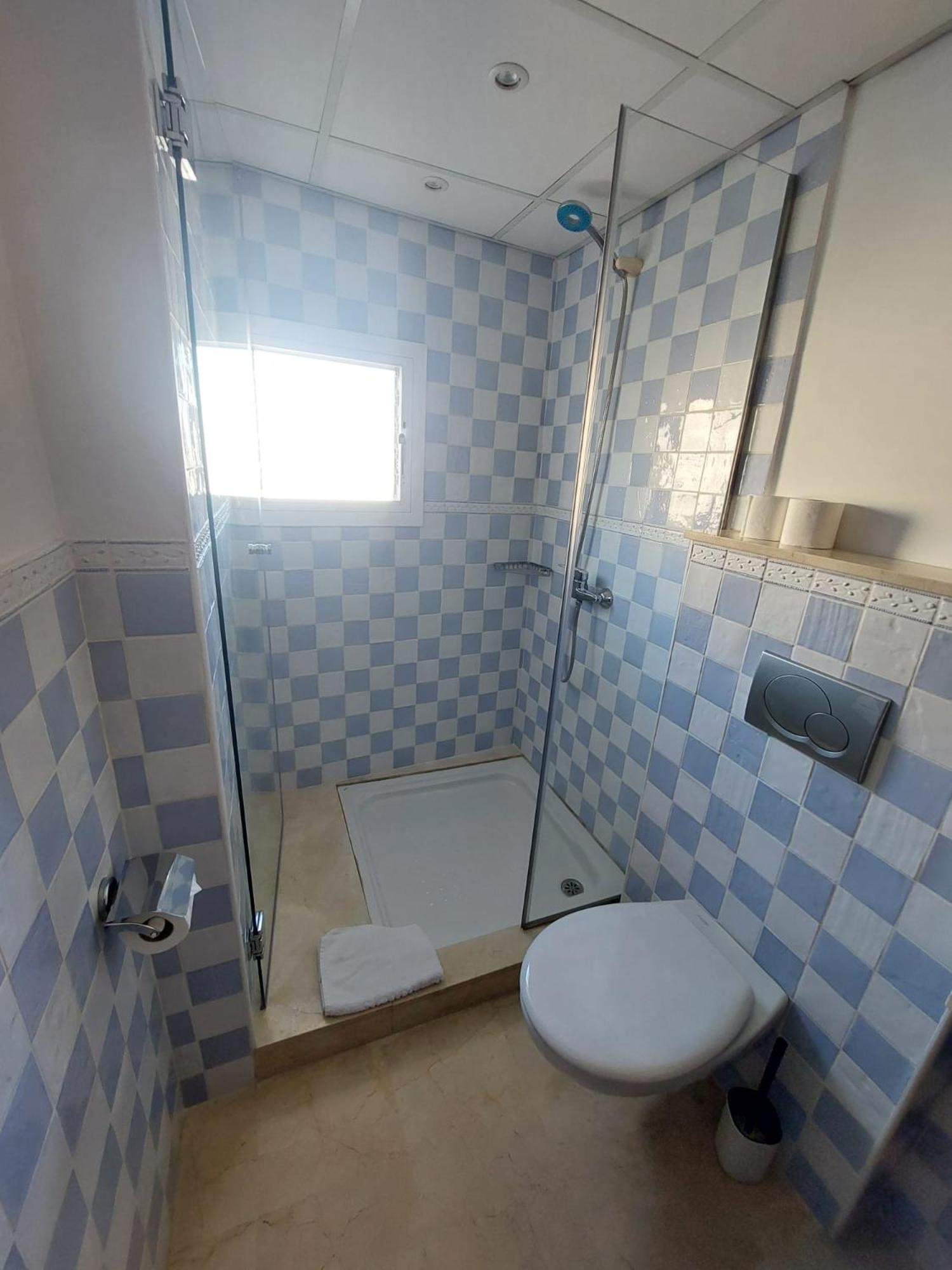 Double or Twin Room - Photo 6