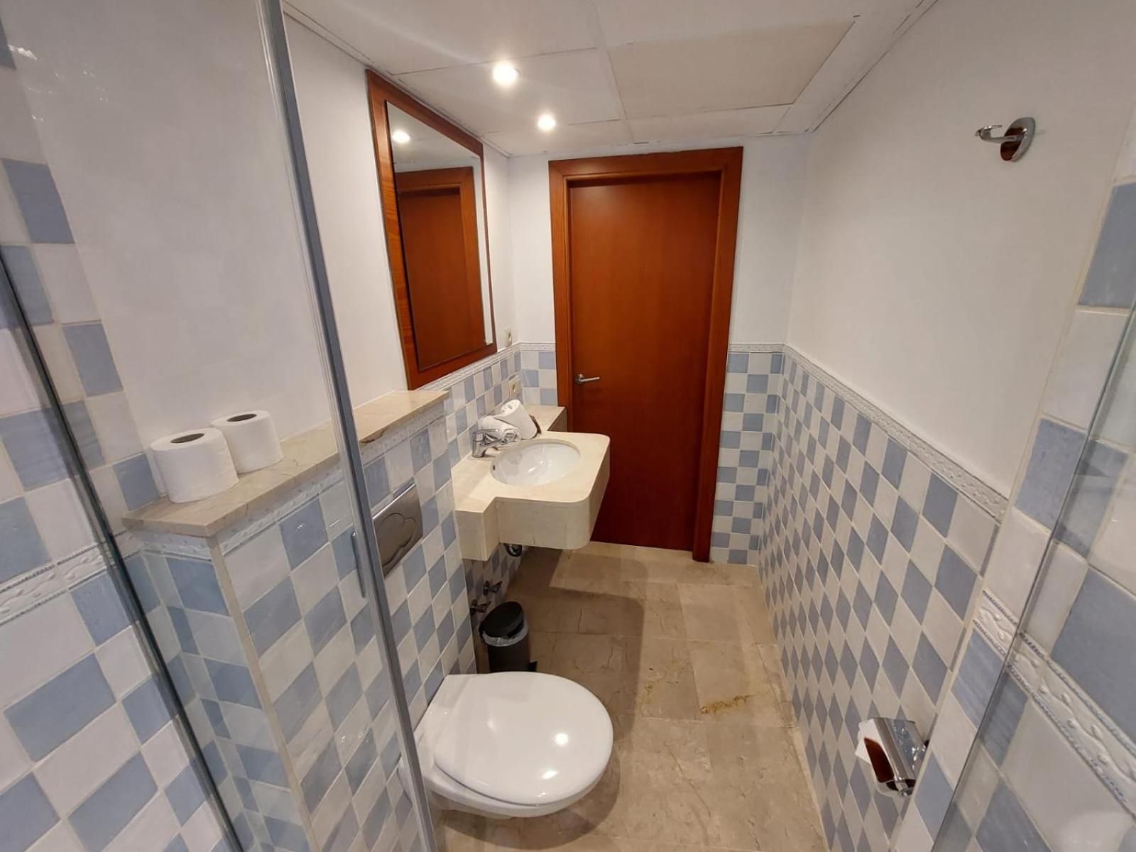 Double or Twin Room - Photo 79