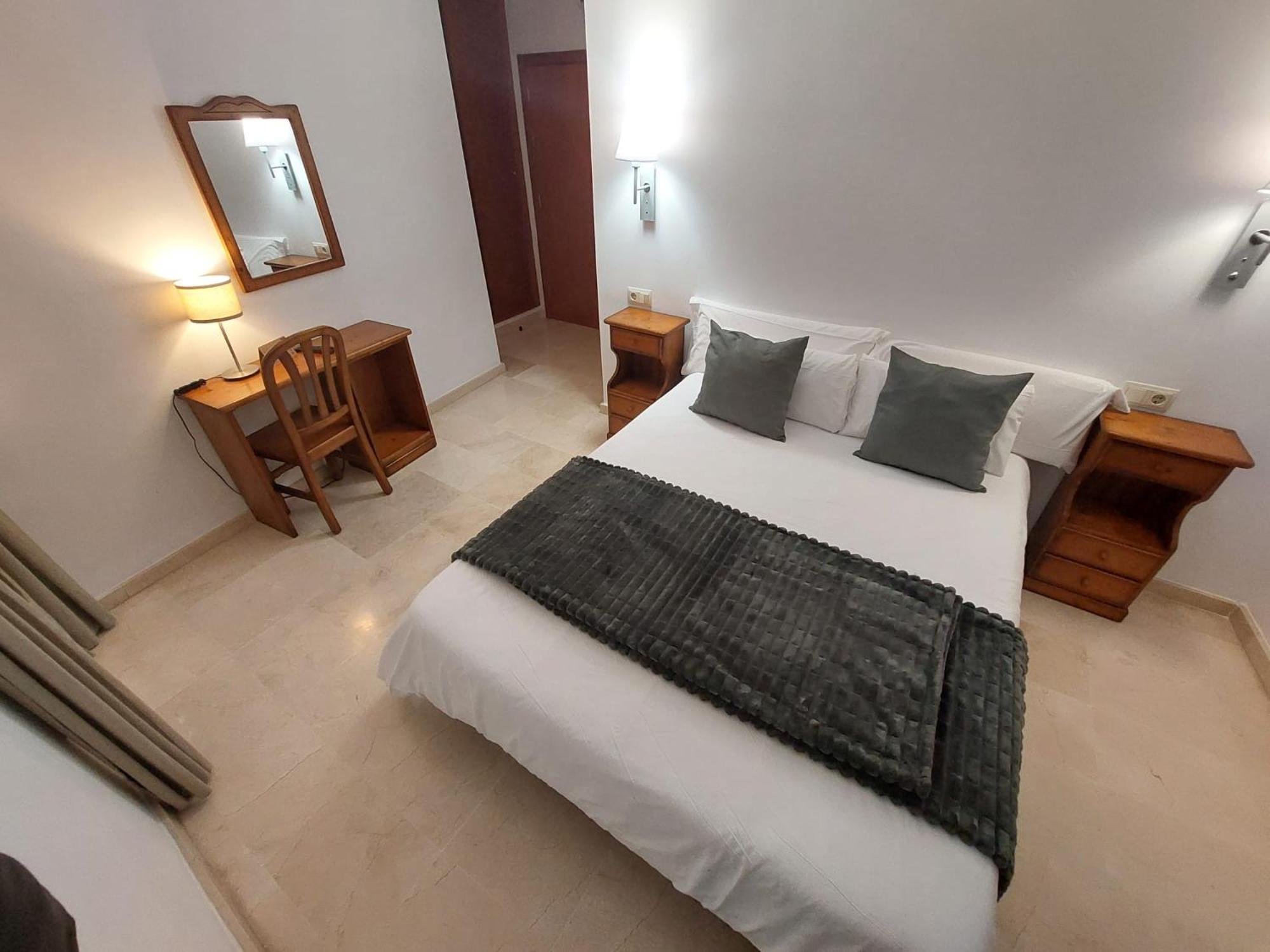 Double or Twin Room - Photo 80