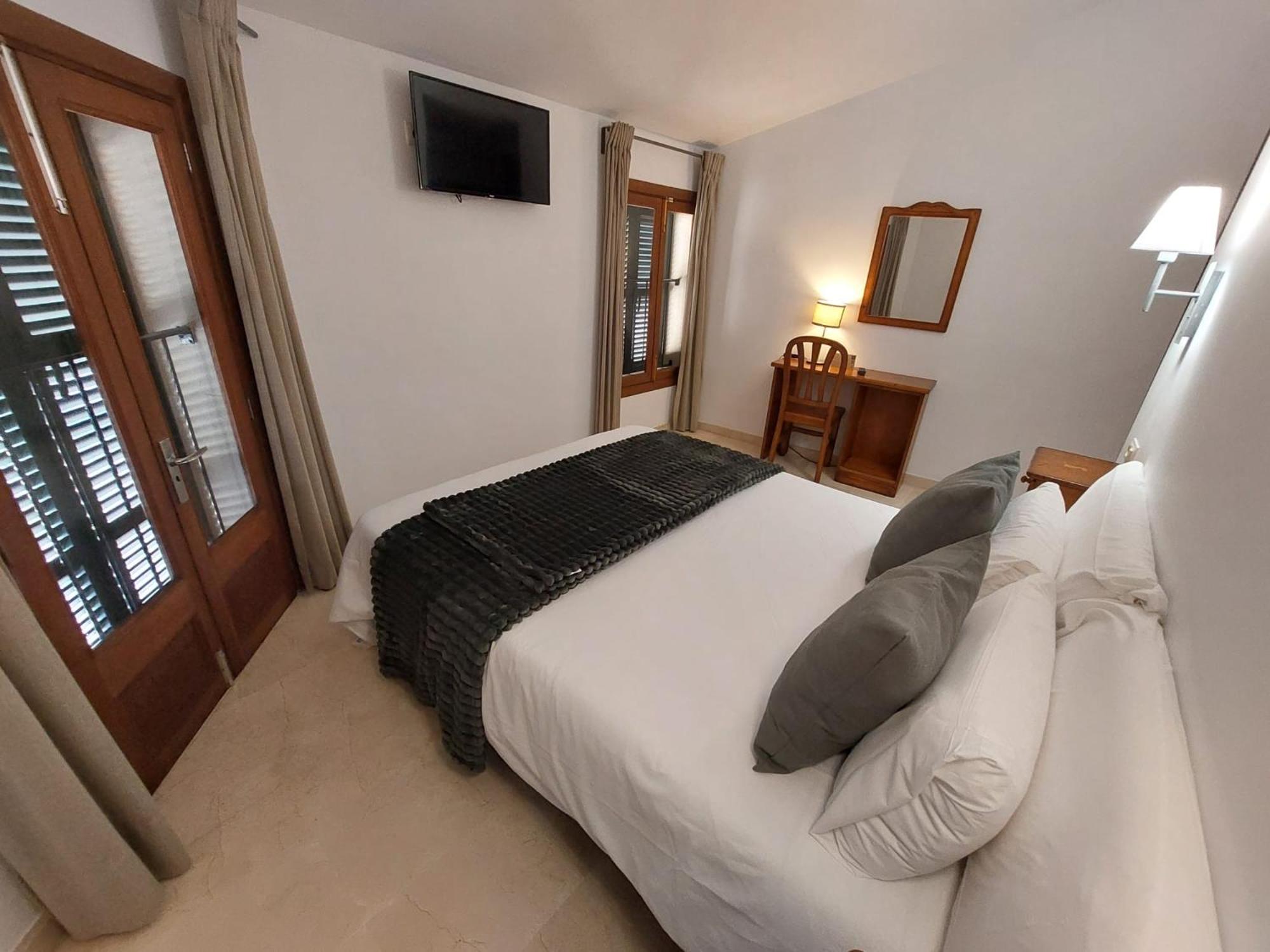 Double or Twin Room - Photo 47