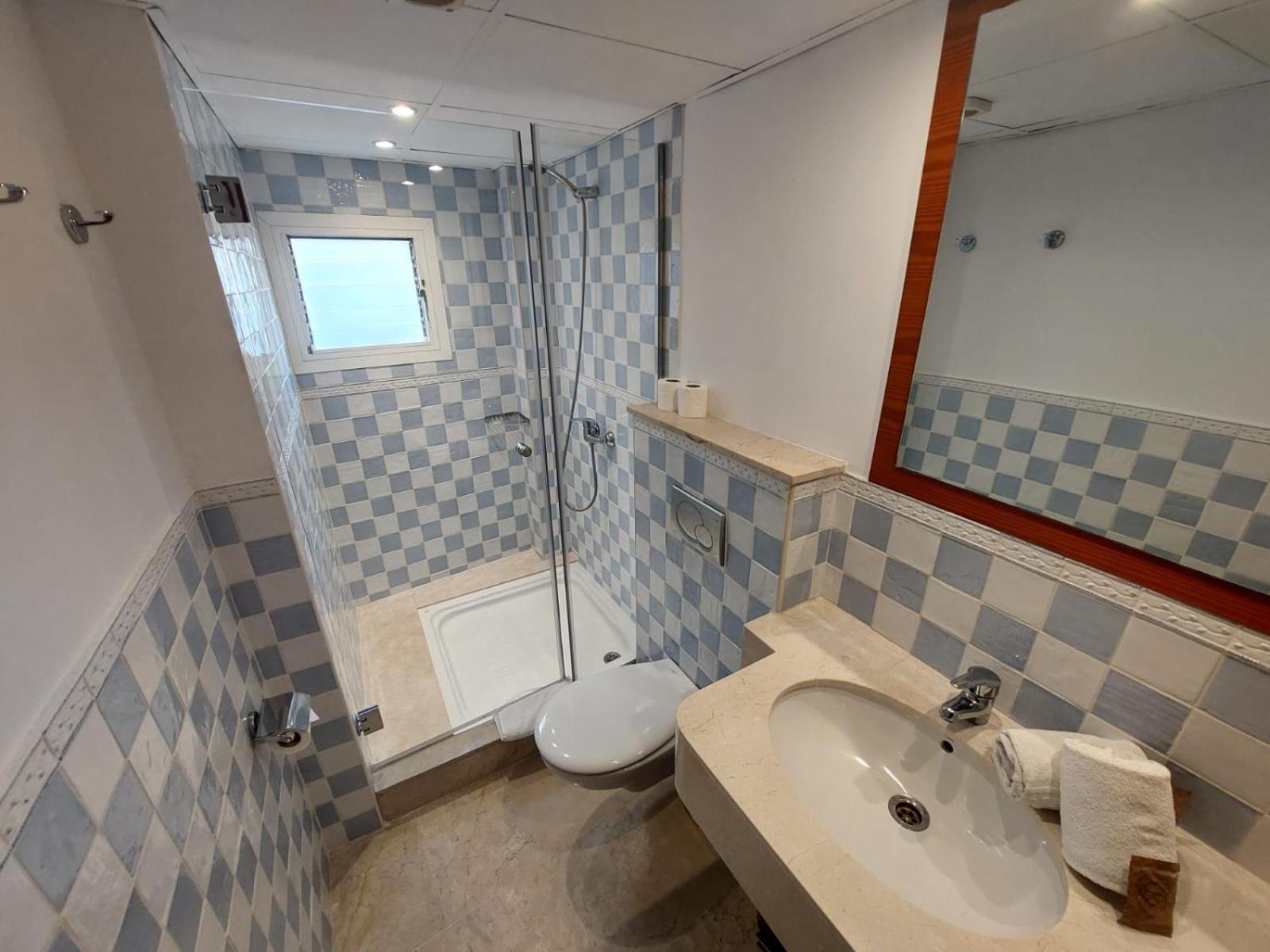 Double or Twin Room - Photo 21
