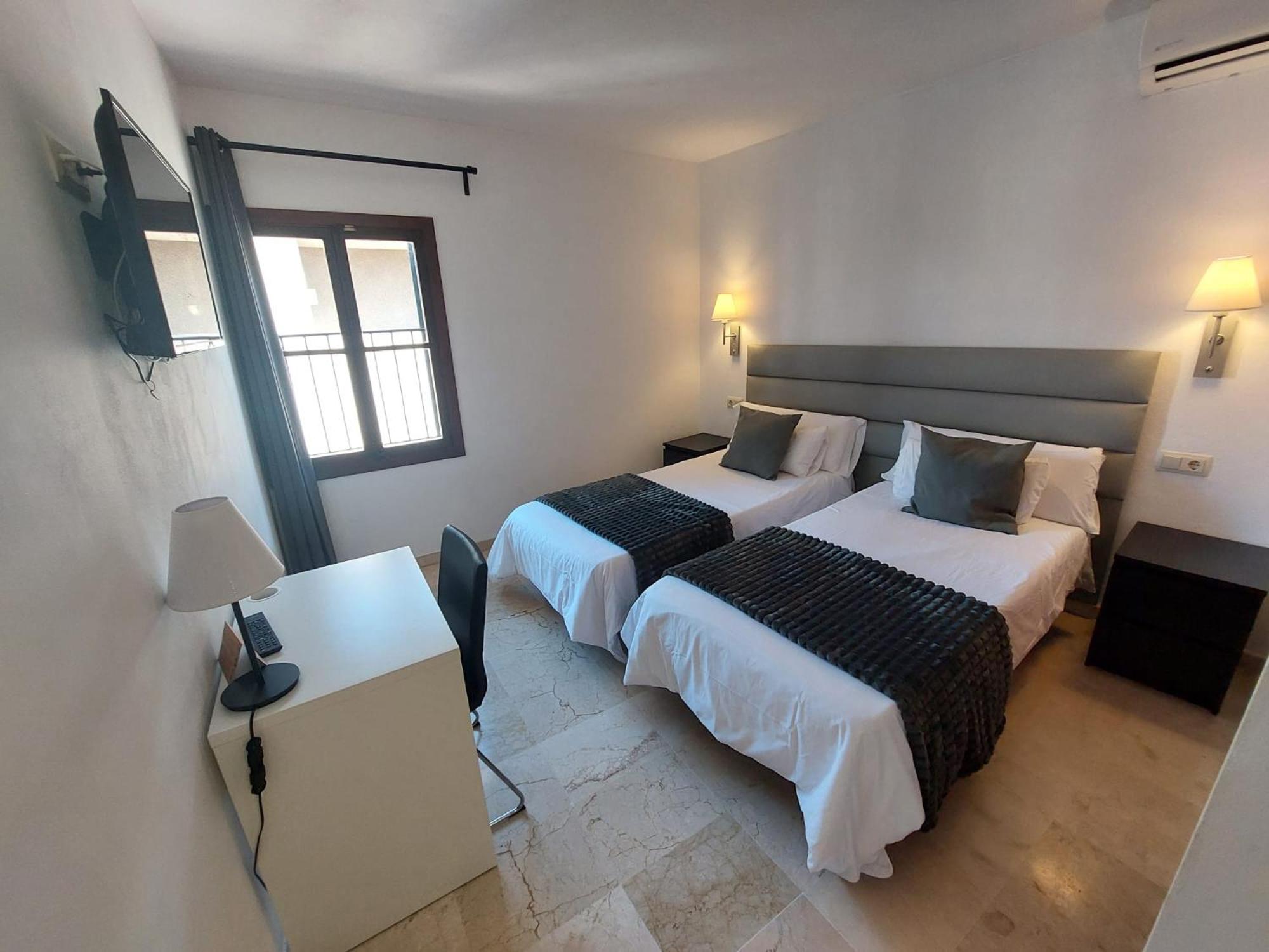 Double or Twin Room - Photo 82