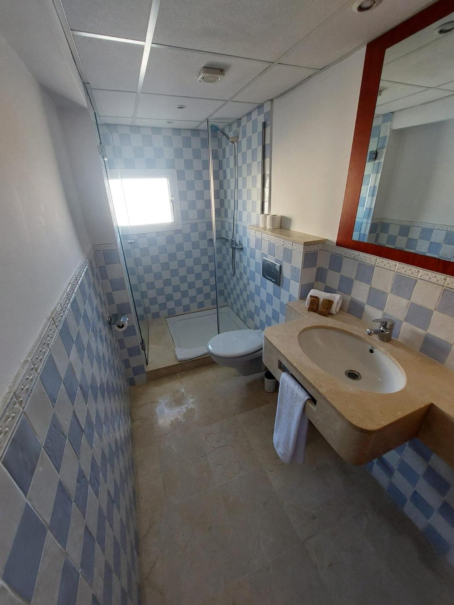 Double or Twin Room - Photo 85