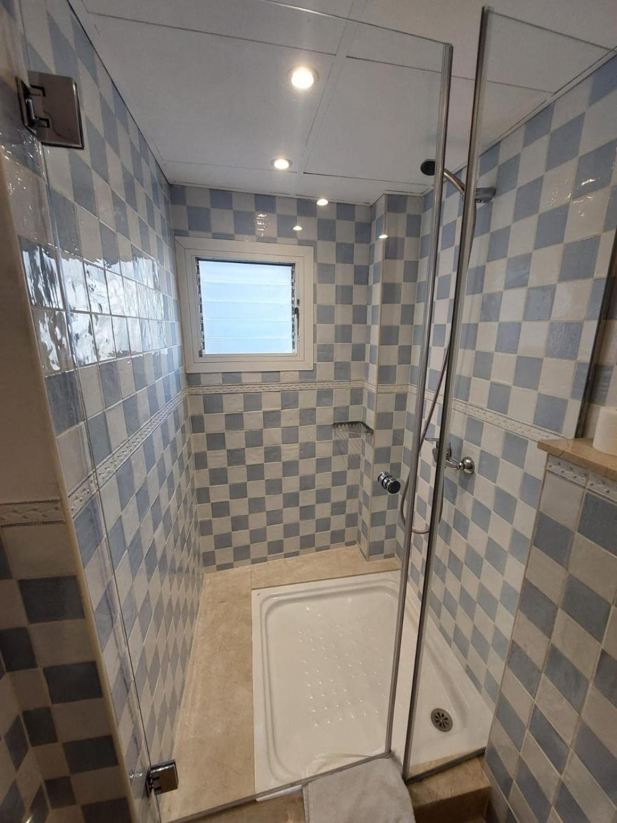 Double or Twin Room - Photo 42