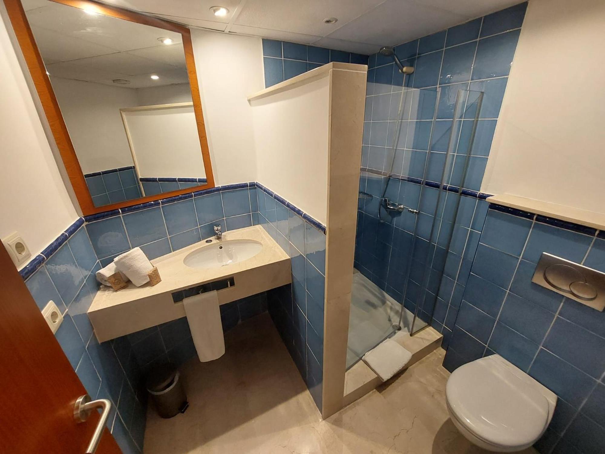 Double or Twin Room - Photo 43