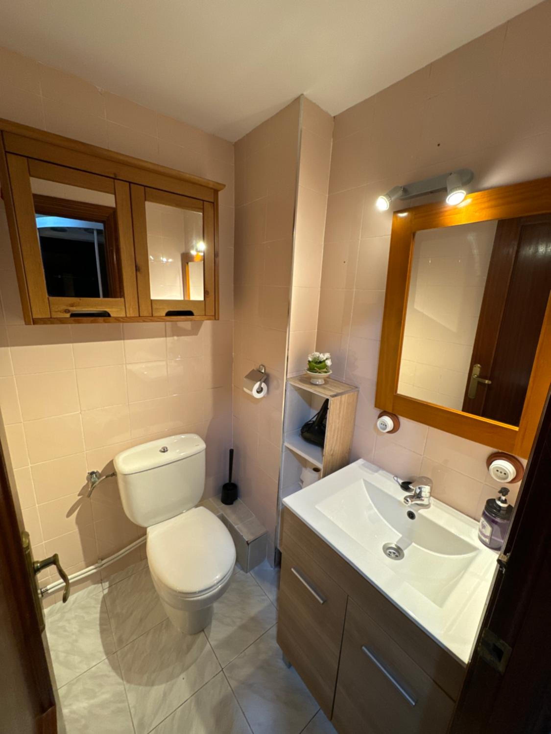 Apartment - Split Level - Photo 3