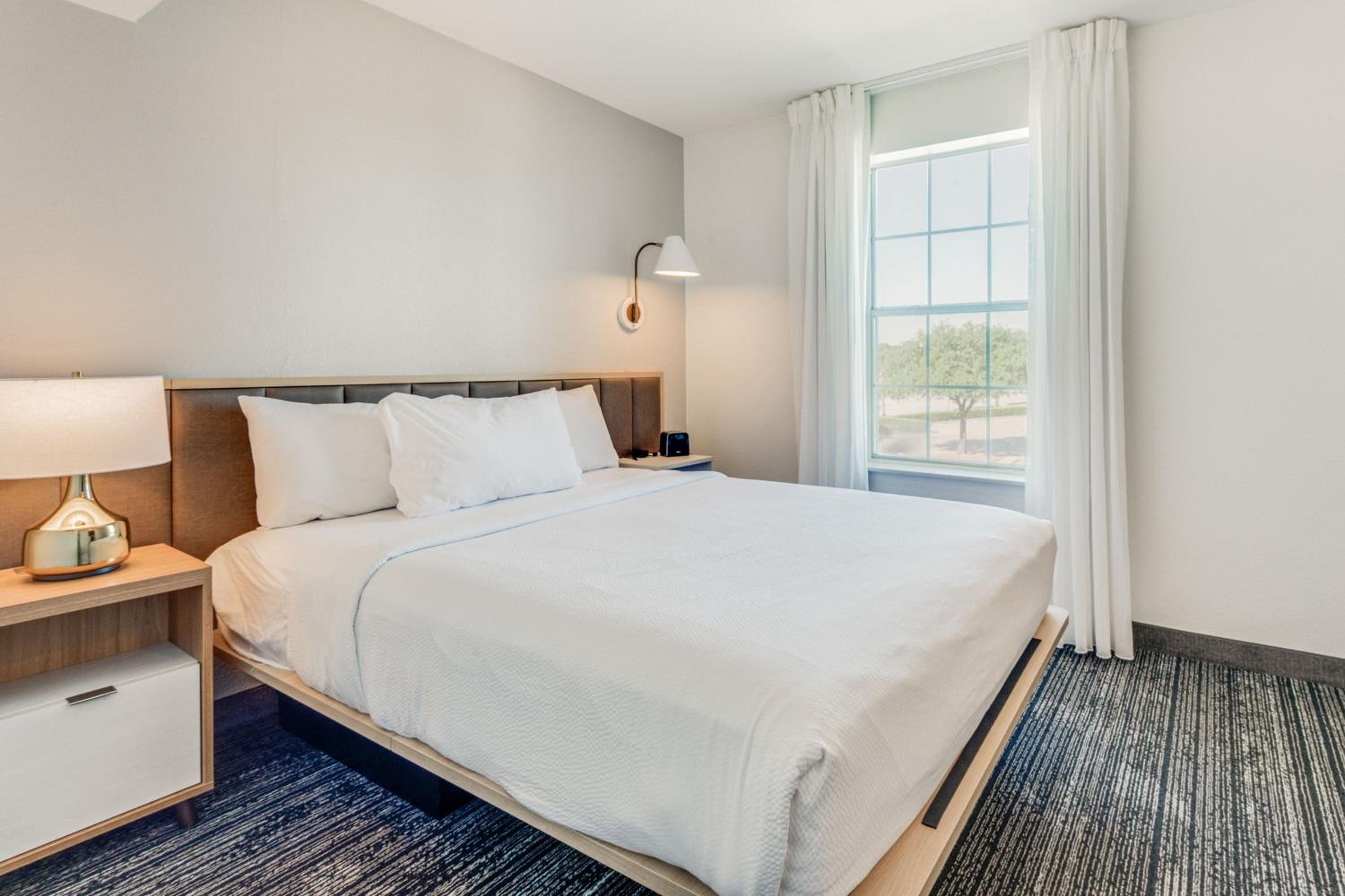 Two-Bedroom Suite - Photo 6