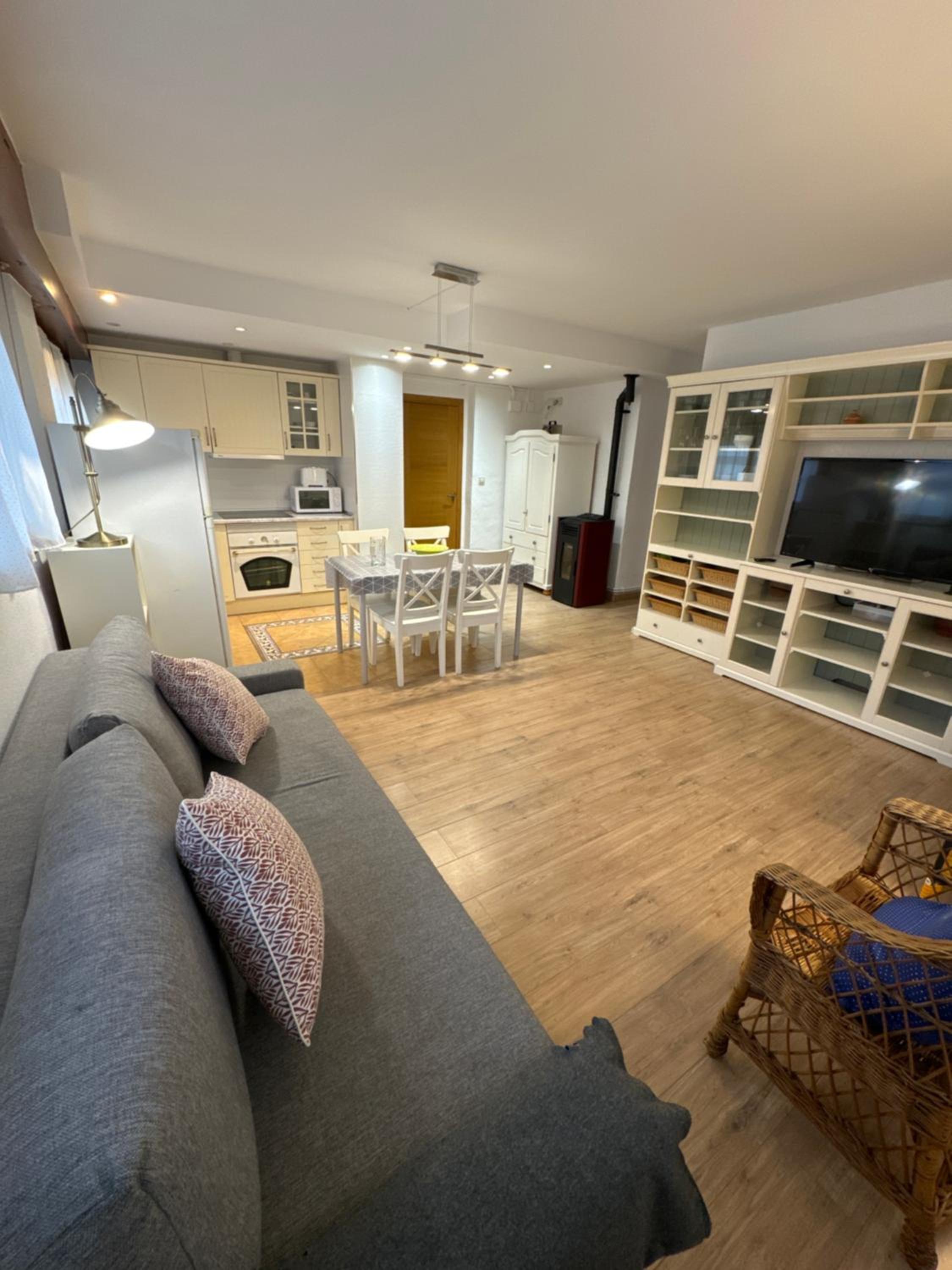Apartment - Split Level - Photo 37