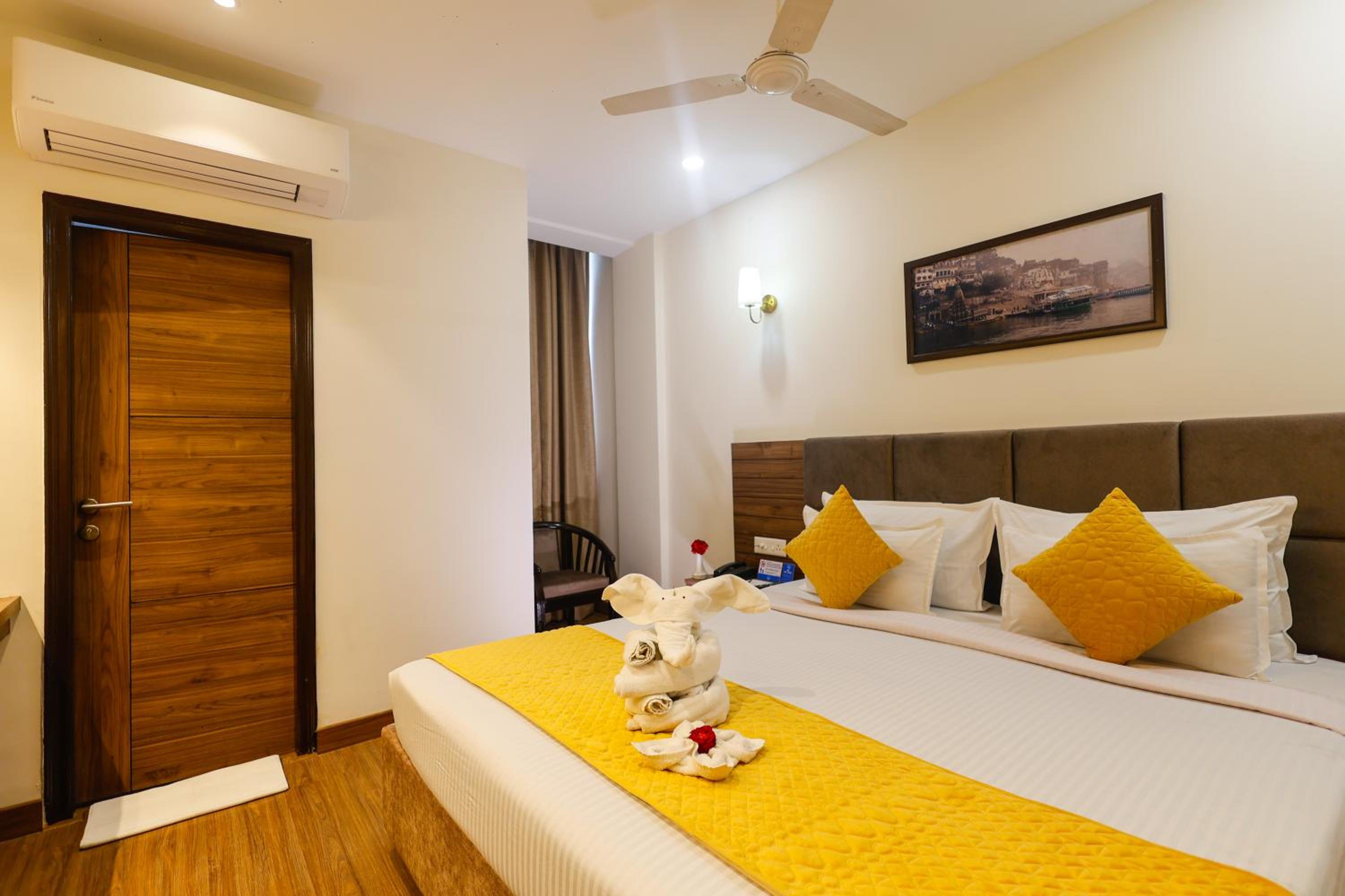Deluxe Room - Photo 5