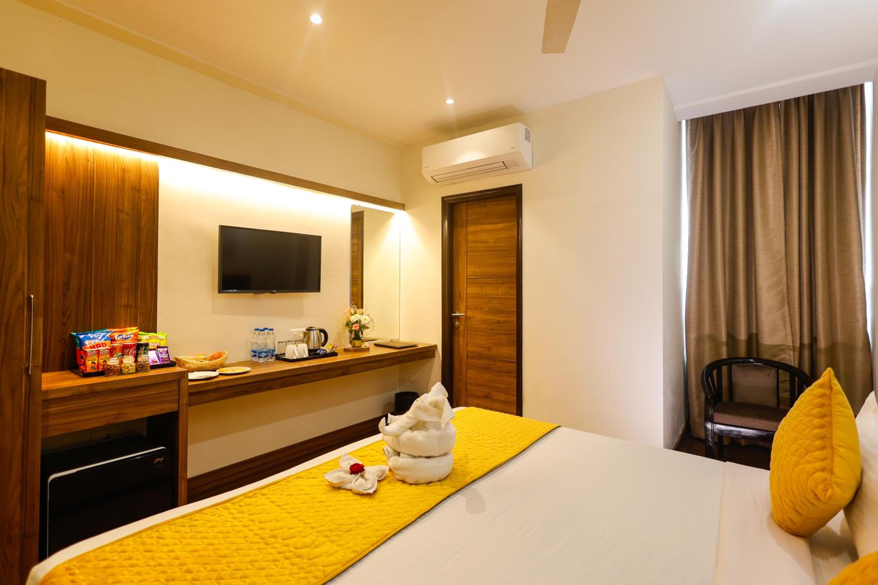 Deluxe Room - Photo 6