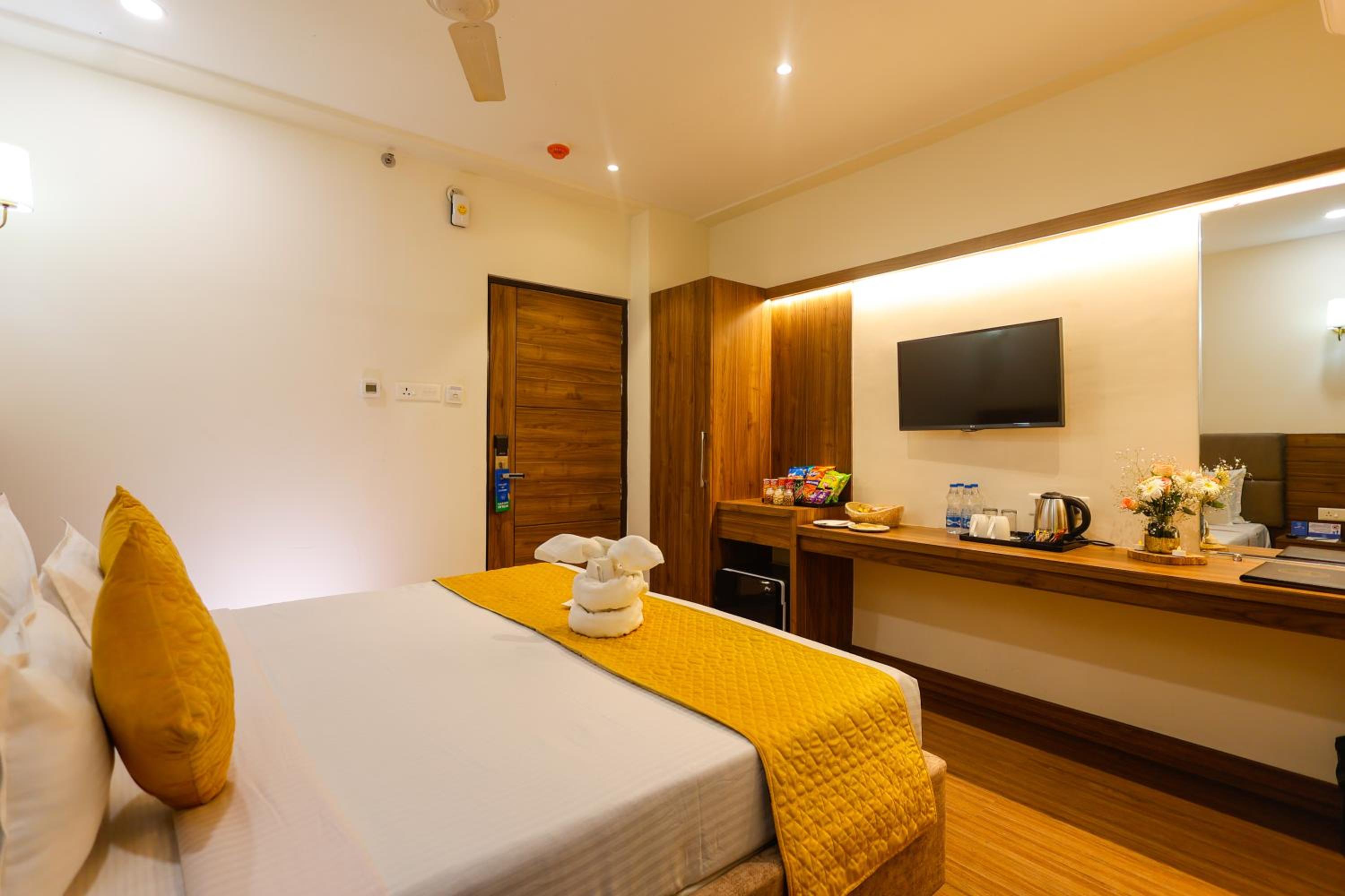 Deluxe Room - Photo 7