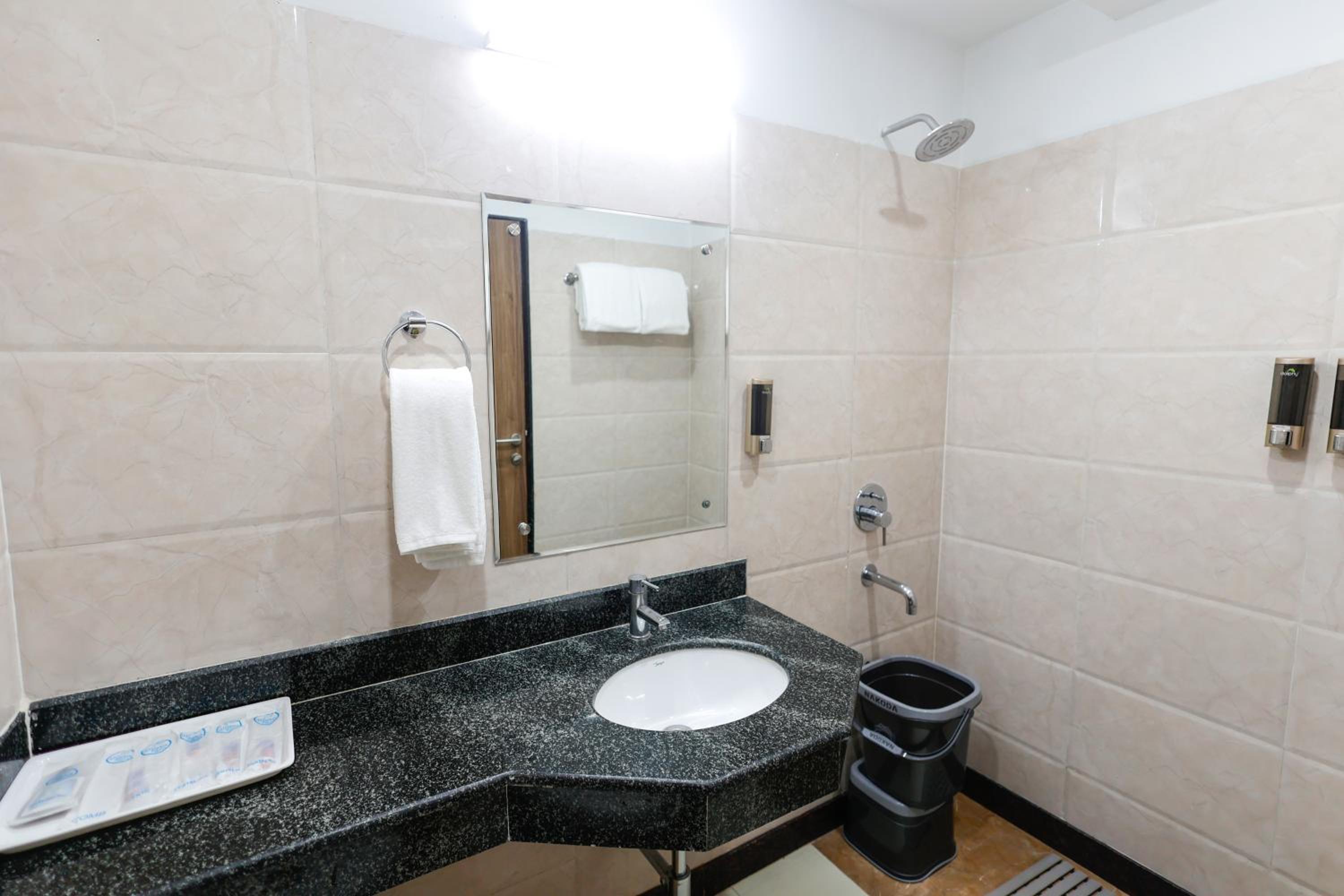 Quadruple Room - Photo 2