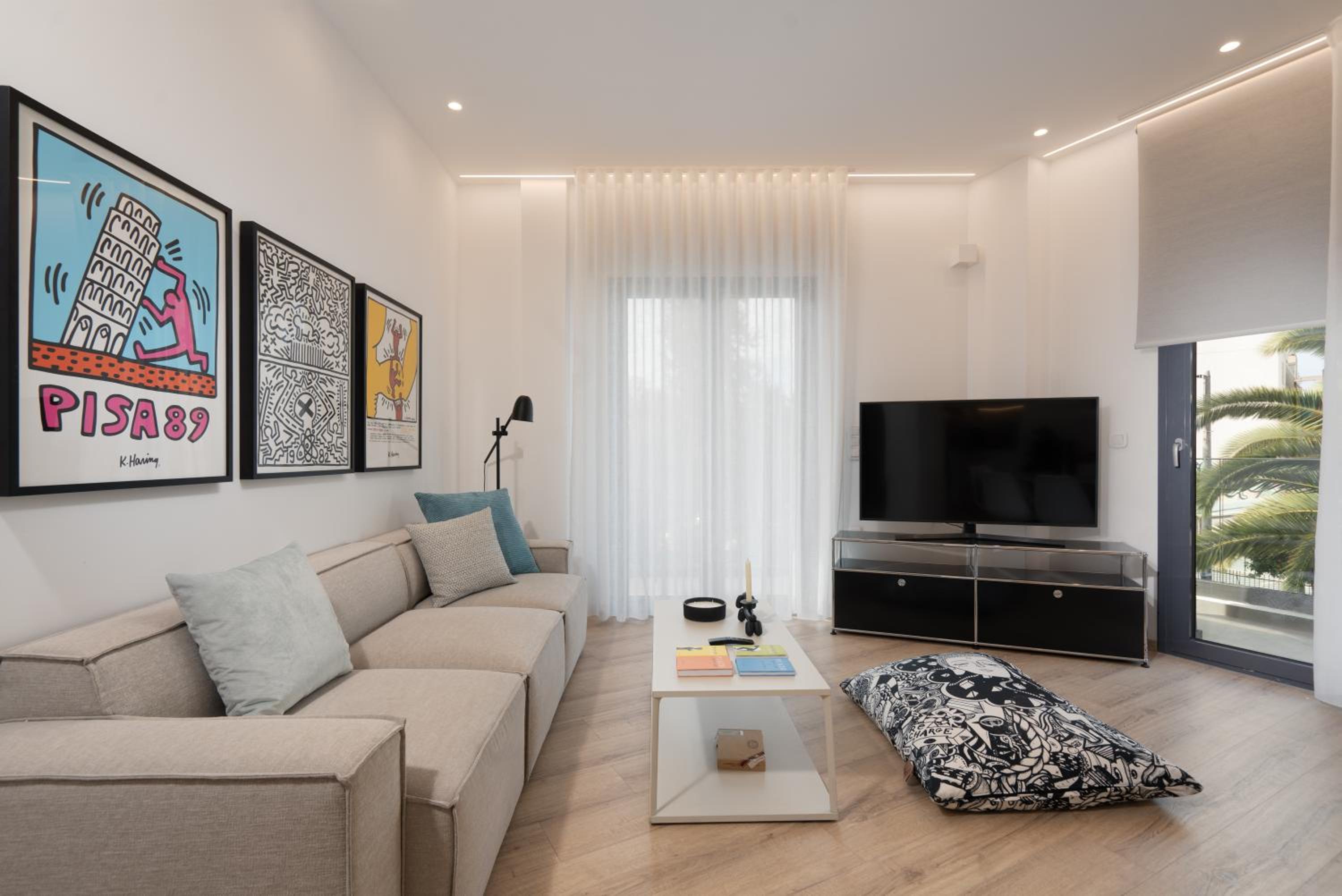 Two-Bedroom Deluxe Apartment with Balcony